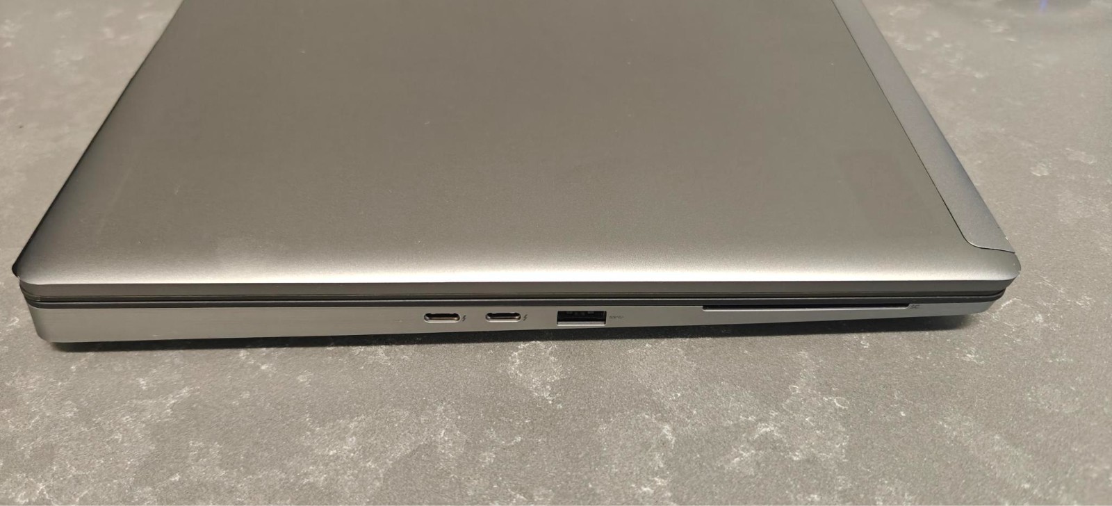 5A.Dell Precision 7750(Xeon W-10855M, 32GB Ram, 1TB SSD Nvidia Quadro RTX 4000)