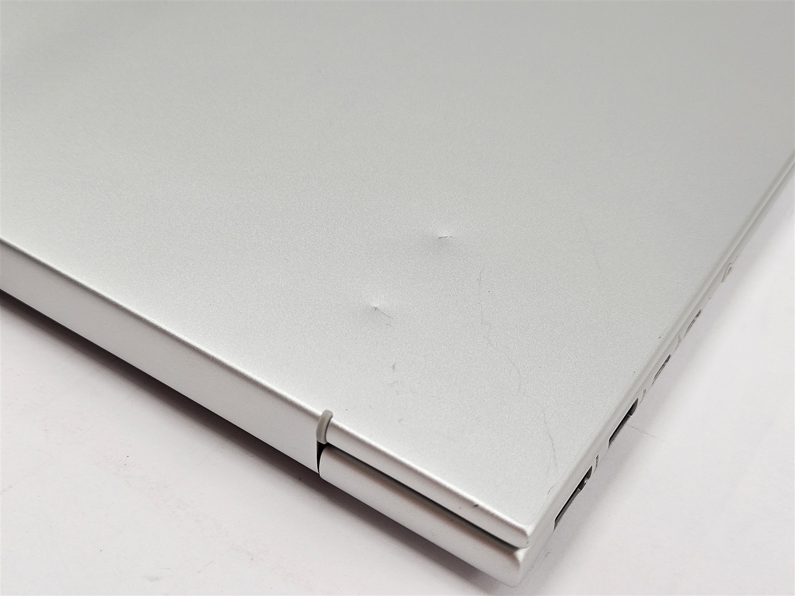 HP ProBook 445 G11 AMD Ryzen 7 7735U 32GB 512GB SSD 14″ AMD Radeon 680M