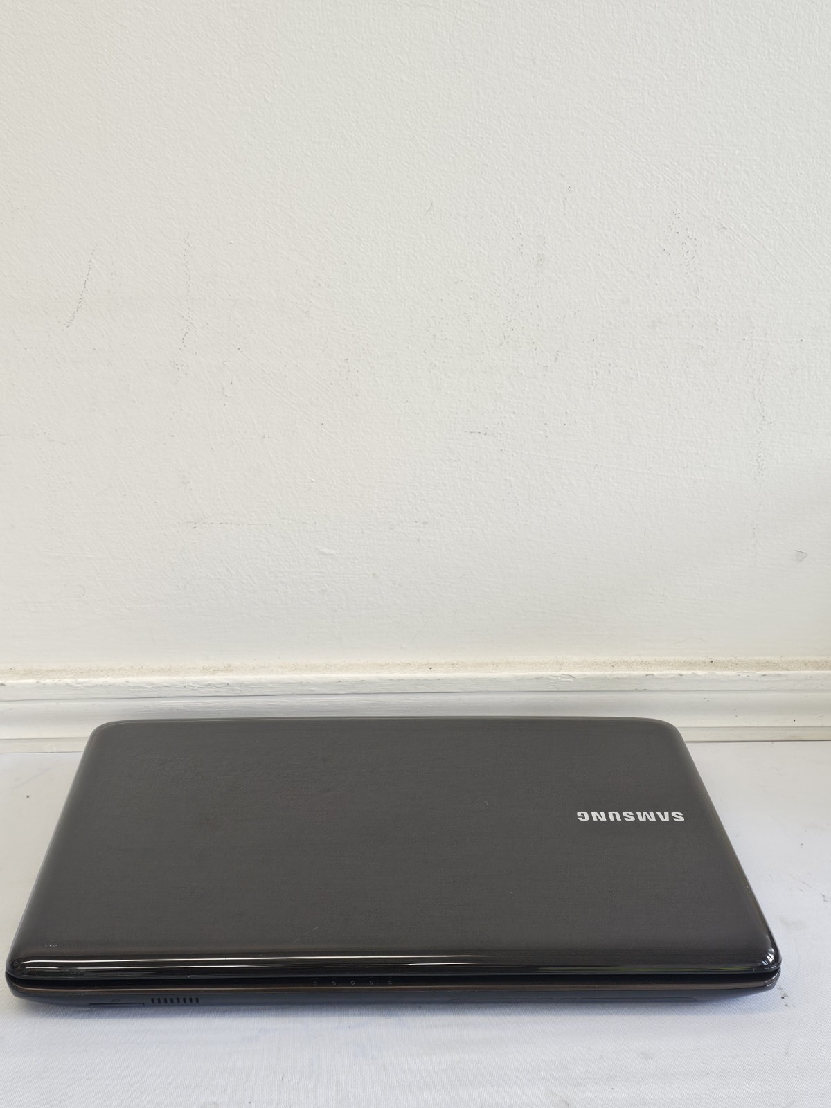 Samsung NP-R540 Laptop – Intel i3-M380 – 3GB RAM – 320GB HDD – Windows 10