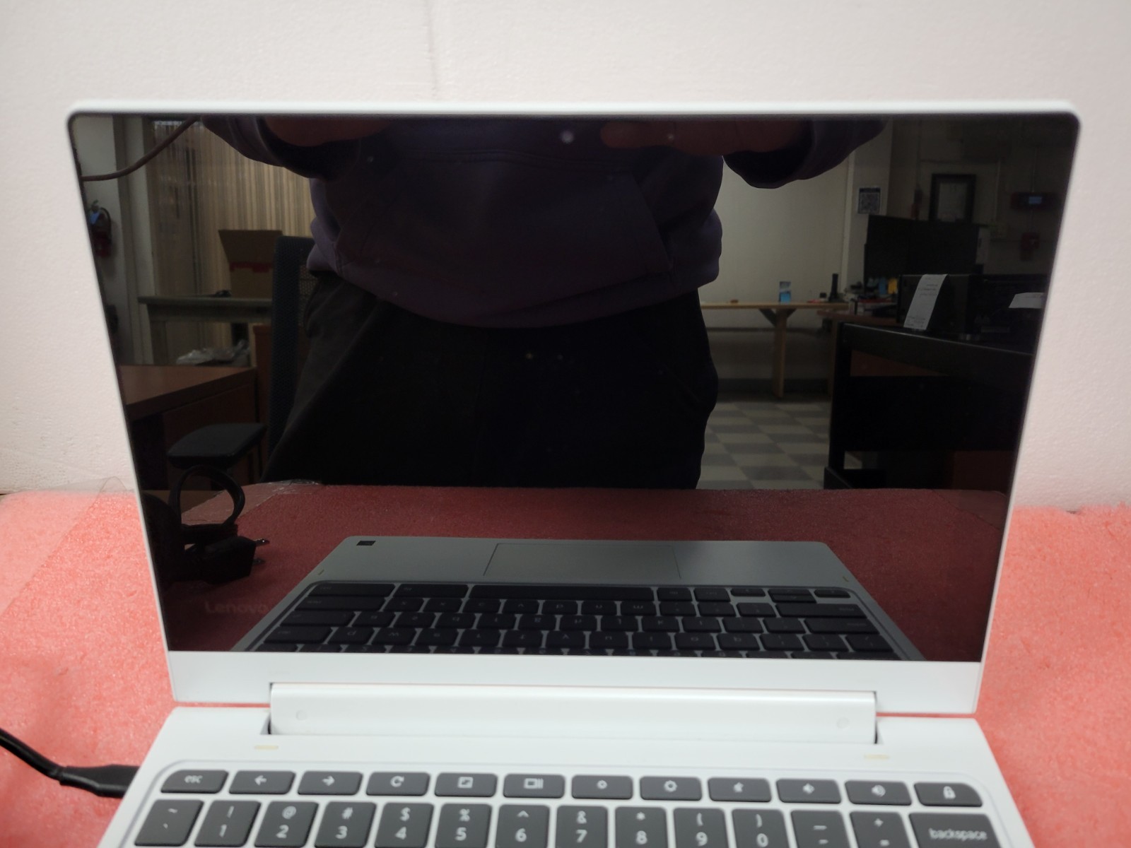 Lenovo Chromebook C330 MediaTek MT8173 4GB RAM 64GB SSD w/PA | LP490