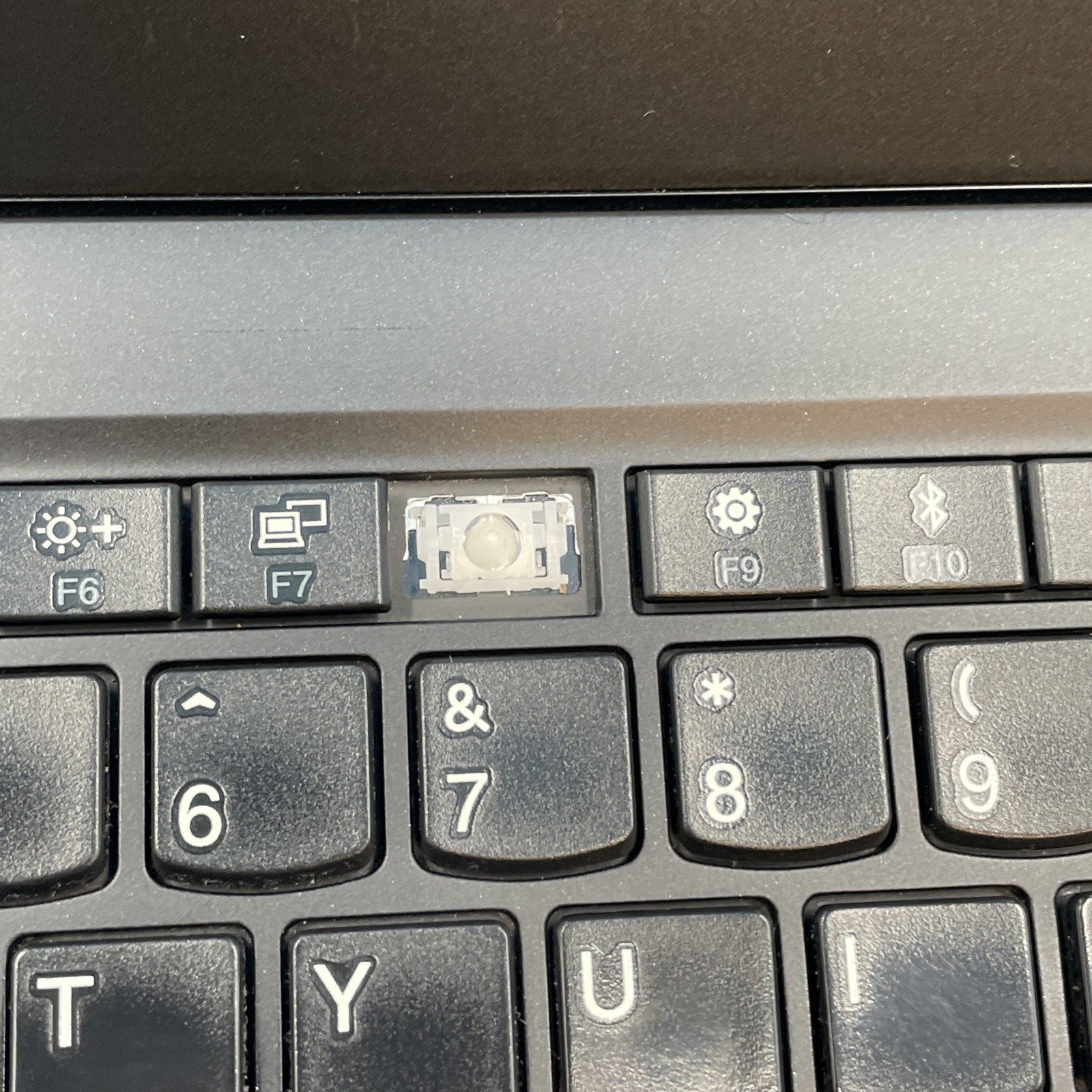 (LOT OF 10) Lenovo ThinkPads | i5 8th Gen | 8/16GB RAM | **READ BELOW** | NO OS