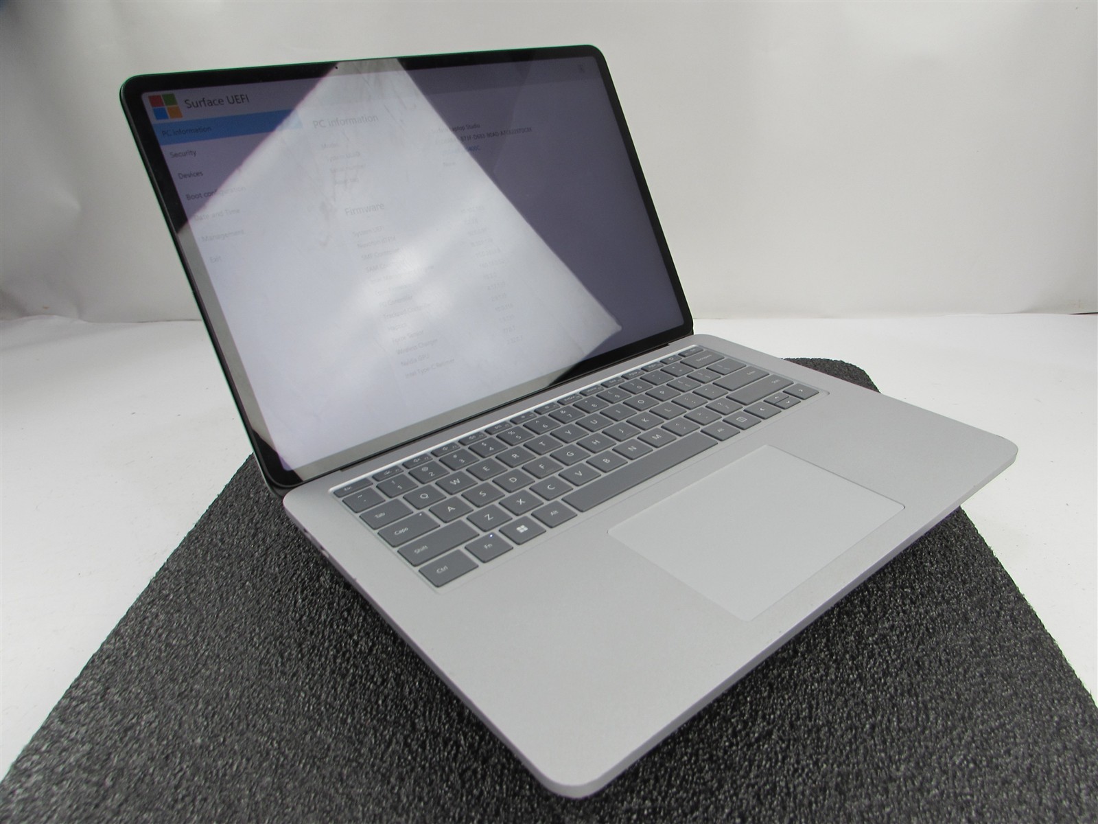 Microsoft Surface Laptop Studio 1964 i7-11370H 1TB SSD 32GB RTX A2000 *No A/C*