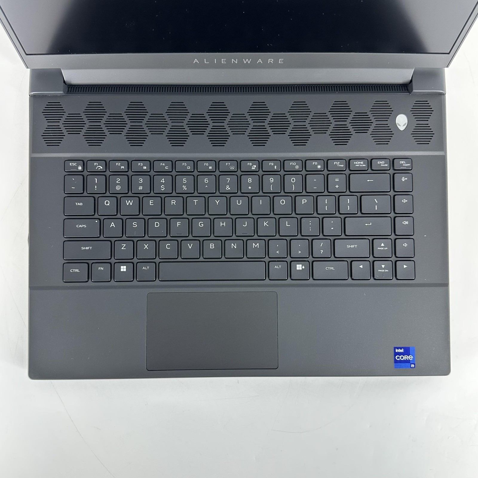 Dell Alienware M16 R1 240Hz QHD+ 2.2 GHz i9-13900HX 16GB 1TB/1TB RTX 4080 Good