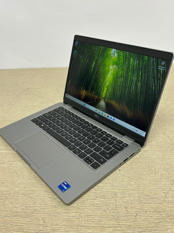 Dell Latitude 5320 i7-1185G7 3.0GHz 16GB 256GB SSD Windows 11 Pro Laptop