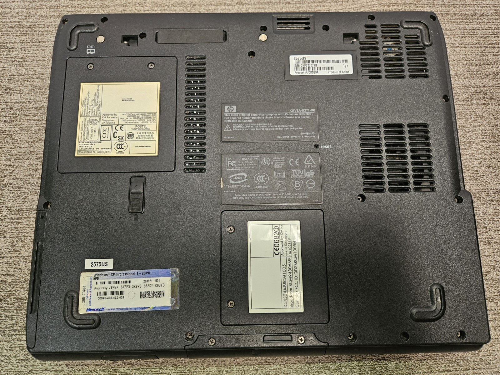 Vintage HP Compaq Presario 2500 Pentium 4 512MB RAM 3.3GB HDD FOR PARTS ONLY