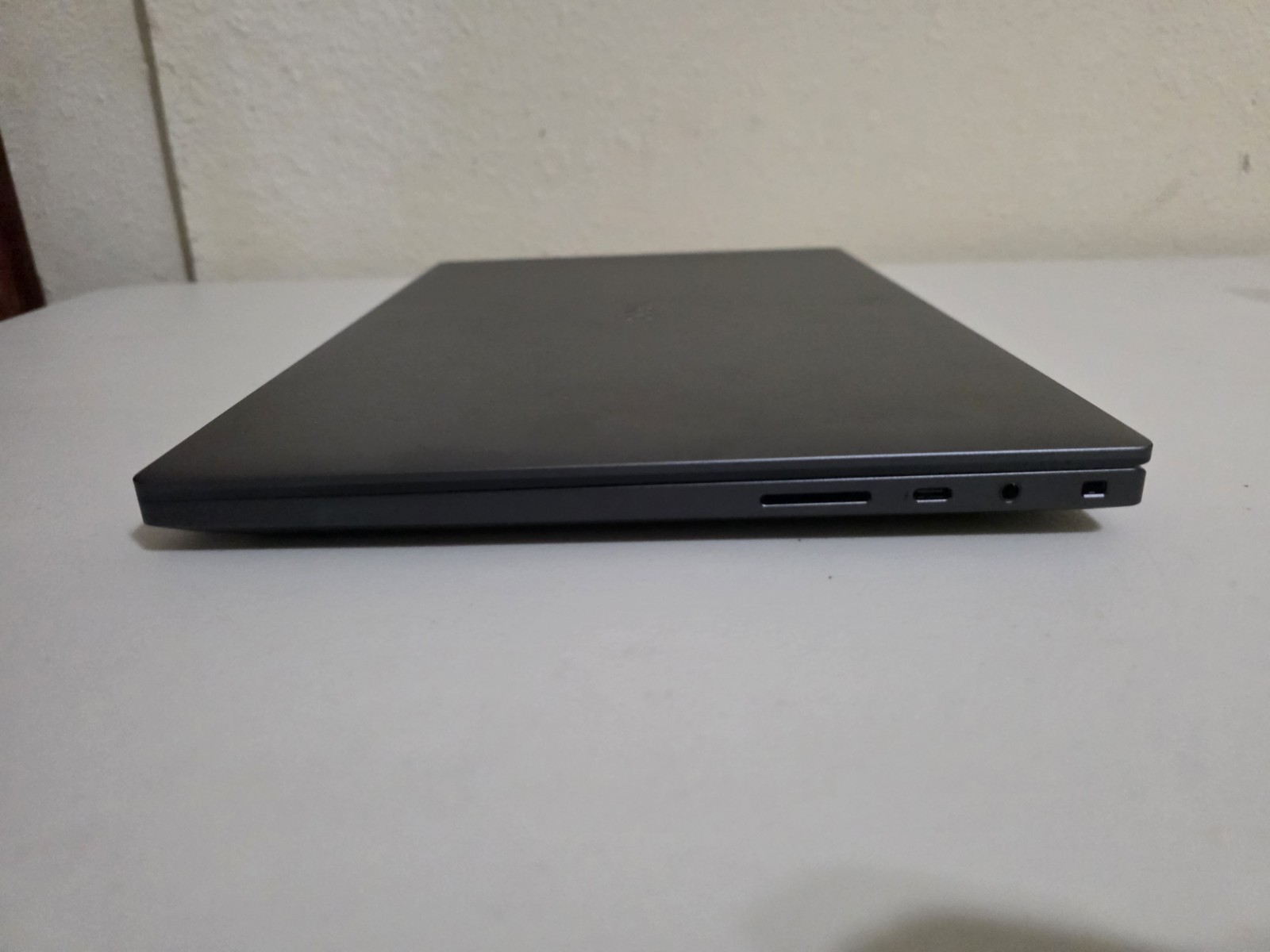 Dell Pro Max 16 Premium 4K OLED TOUCH U7 265HX 64GB RAM 4TB SSD RTX Pro 3000