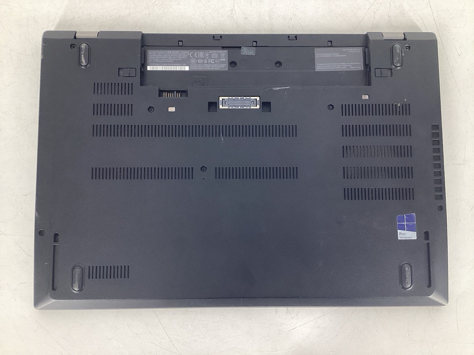 Lenovo Thinkpad P51S 15.6″ (i7-7600U @2.8GHz, Quadro M520M, 16GB, No SSD/BATT)