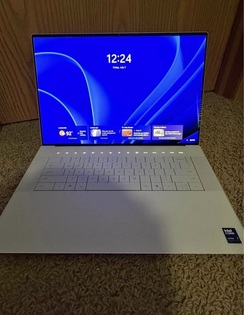 Dell 16 (XPS 16) Premium, 4K OLED Touch, Ultra 7 255H 32GB 1TB RTX 5050