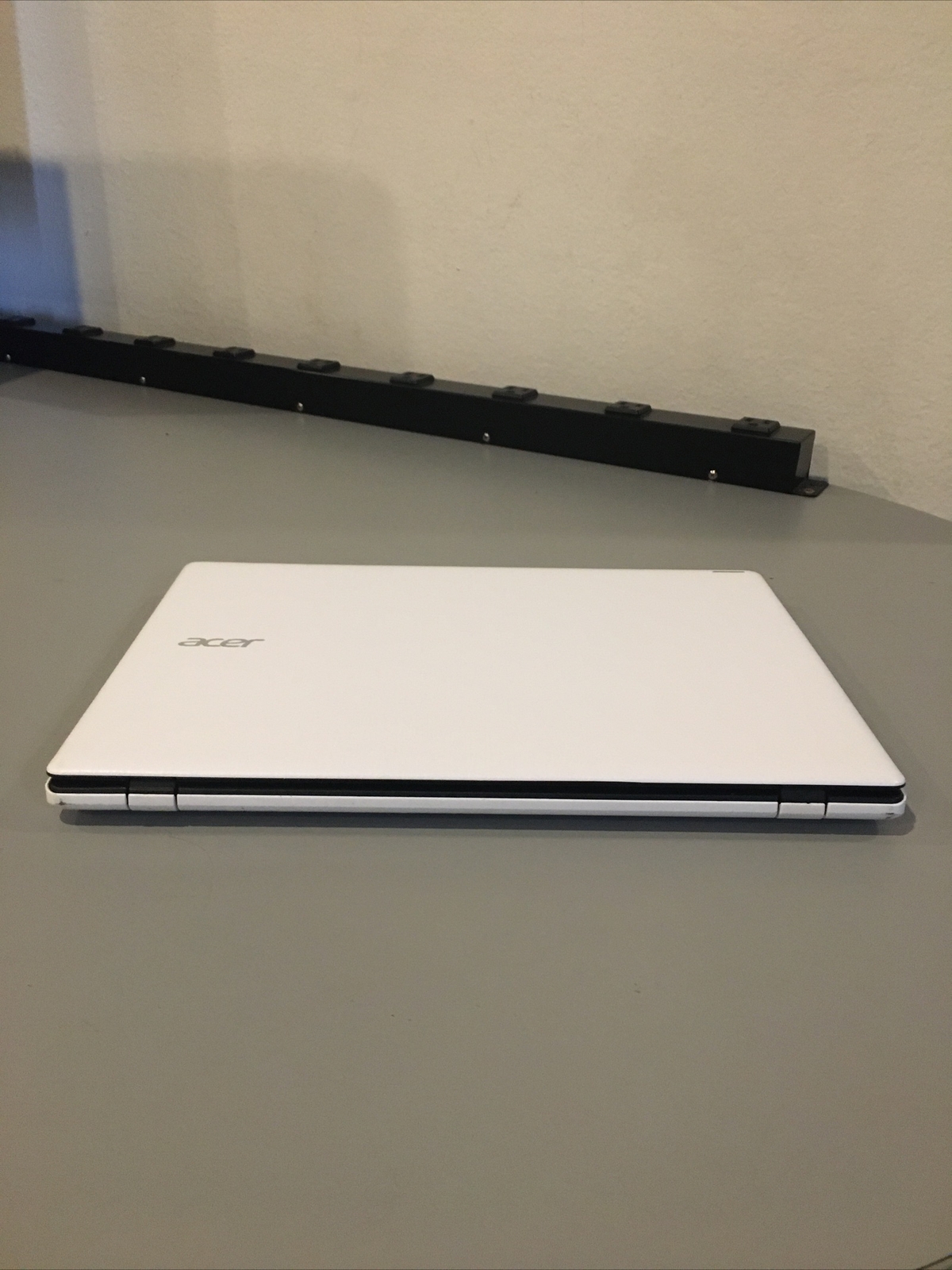 Acer Aspire One 11. A01-132-C3T3 N16Q9 FOR PARTS Or Repair. Cracked Screen￼