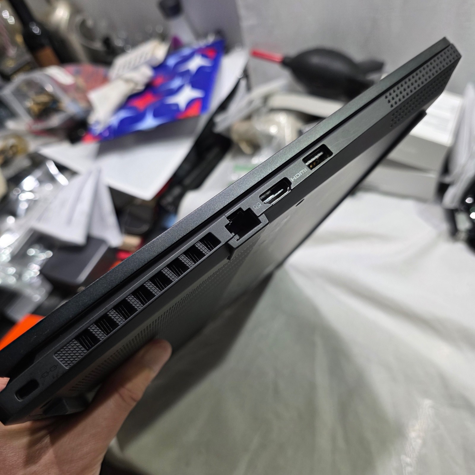MSI Stealth A16 QHD+ OLED 240Hz Ryzen AI 9 HX 370 64GB 2TB RTX 5090 24GB DDR7