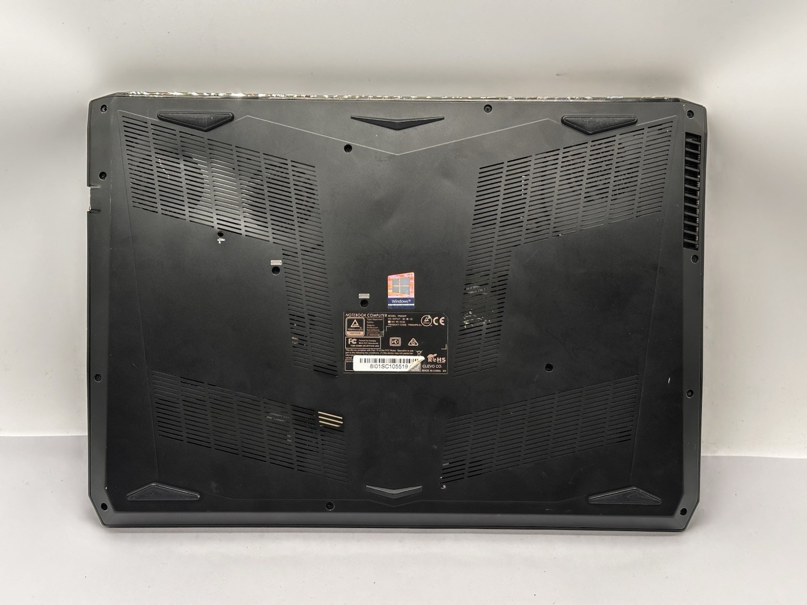 Sager R650HP Gaming Laptop, i7-7700HQ, 2.80GHz, 48GB, 1TB NVMe, No OS/Charger