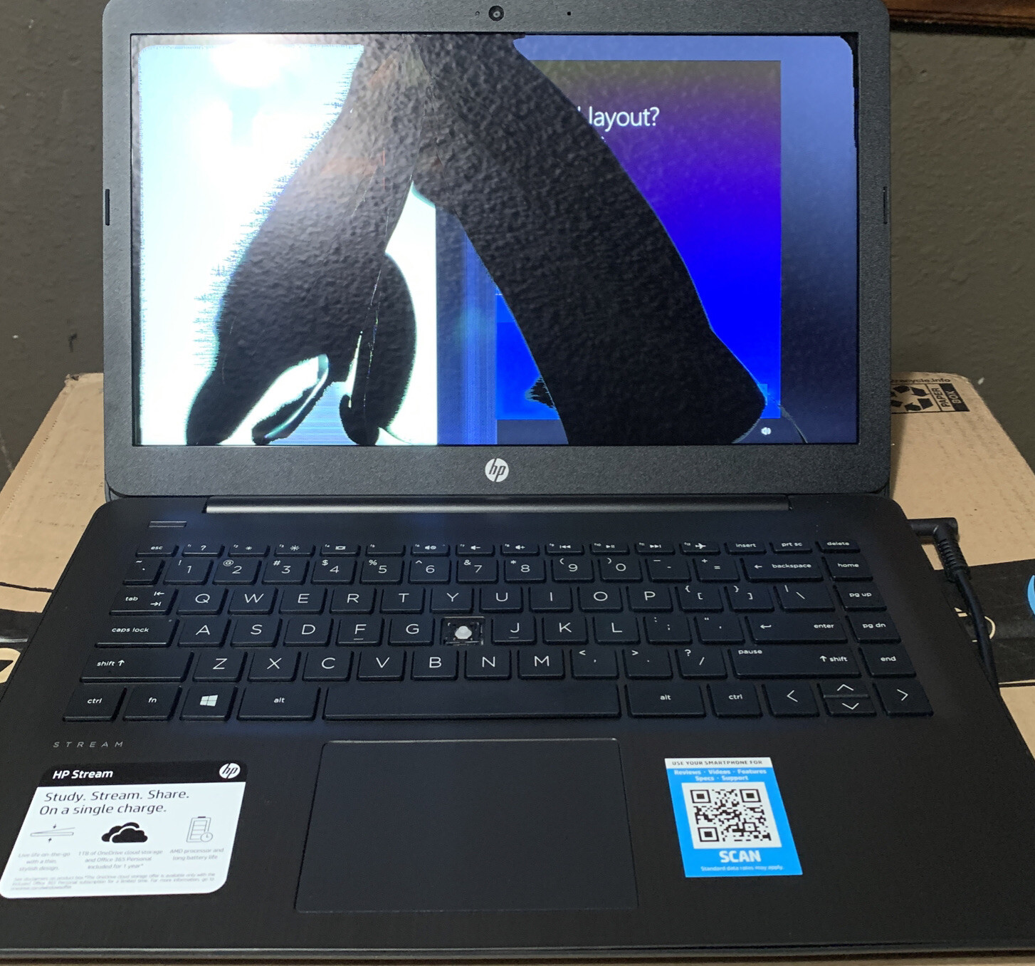 HP Stream 14-DS0100NR AMD A4-9120e 1.50GHz 4GB 64GB 14″ Touch Laptop/Notebook