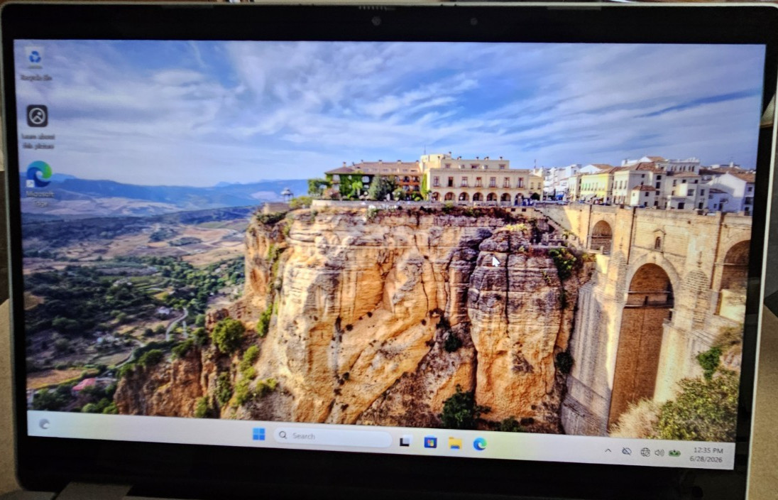 Dell Latitude 5330 – 13.3″ FHD Touch Laptop – i7-1265U , 32GB – 512GB – W11 Pro