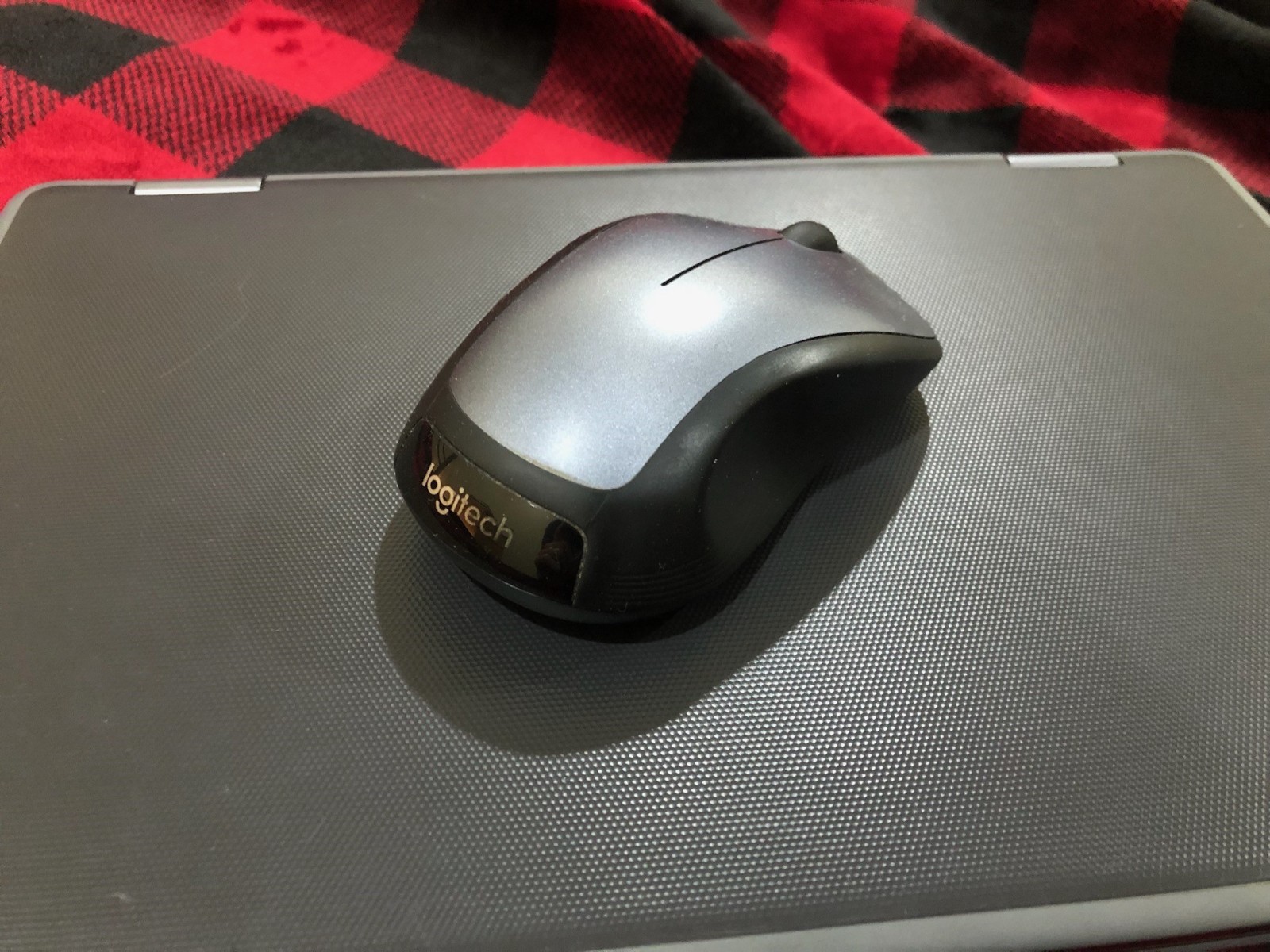 Starter CB Laptop 4GB Includes: Logitech wireless mouse & 6ft charging cord