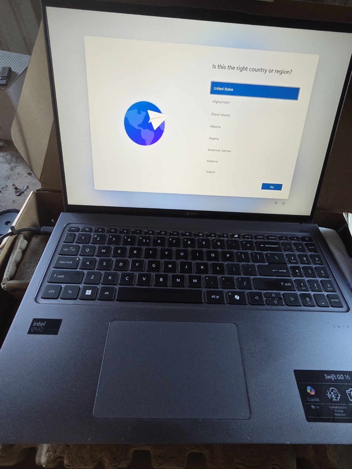 Acer Laptop Swift Go 16 32gb 16″ Intel Core Ultra 9 185H 1TB – W Box