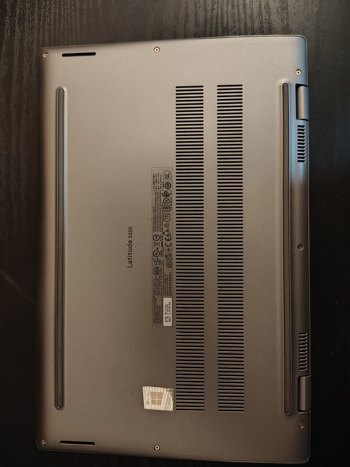 Dell Latitude 5320 13.3″ (256GB SSD, Intel Core i5 11th Gen., 2.60 GHz, 8GB)…