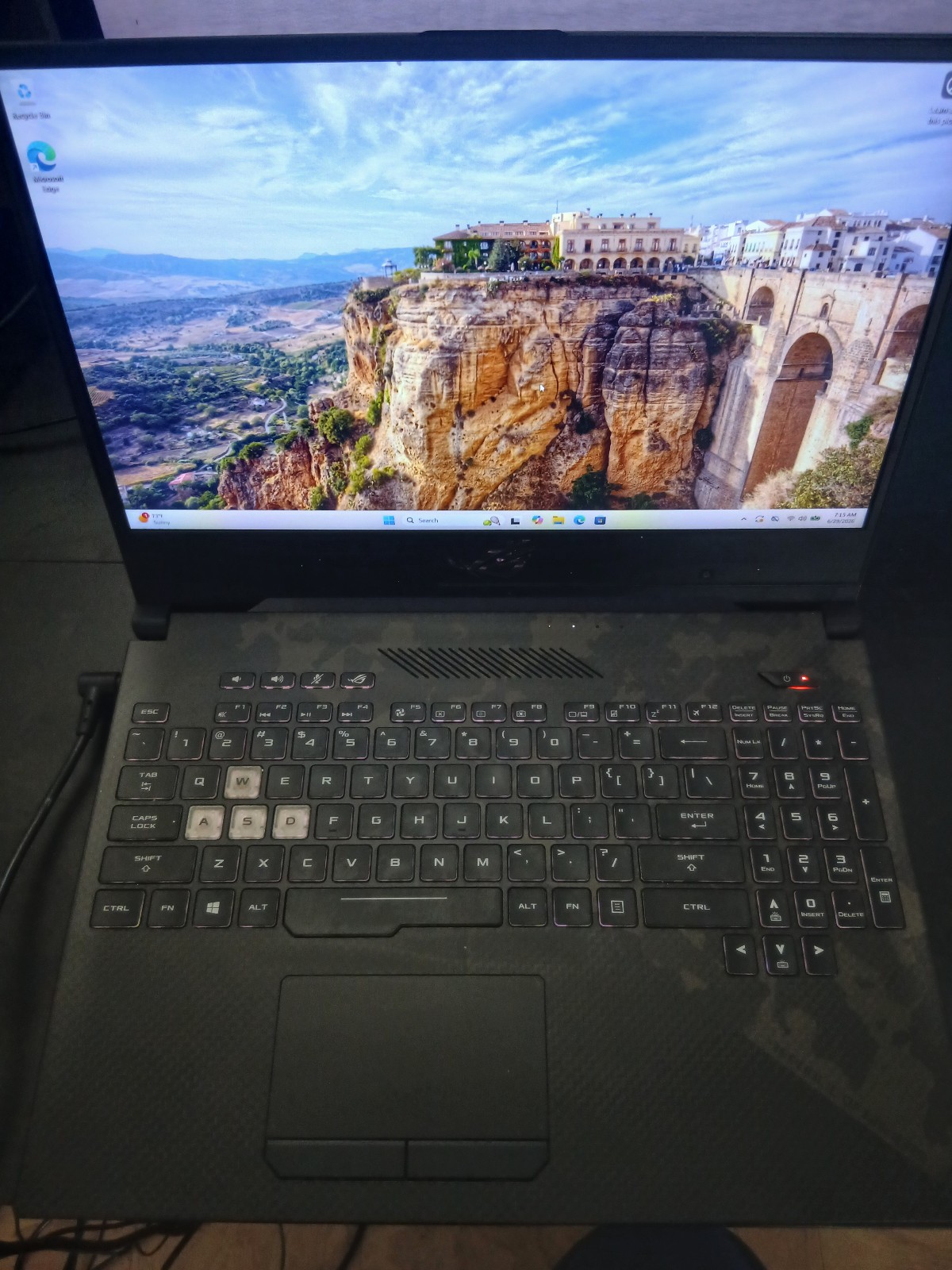 ASUS ROG Strix Scar II GL504GS 15.6” 144Hz i7-8750H GTX2070 32GB Ram 2TB HDD
