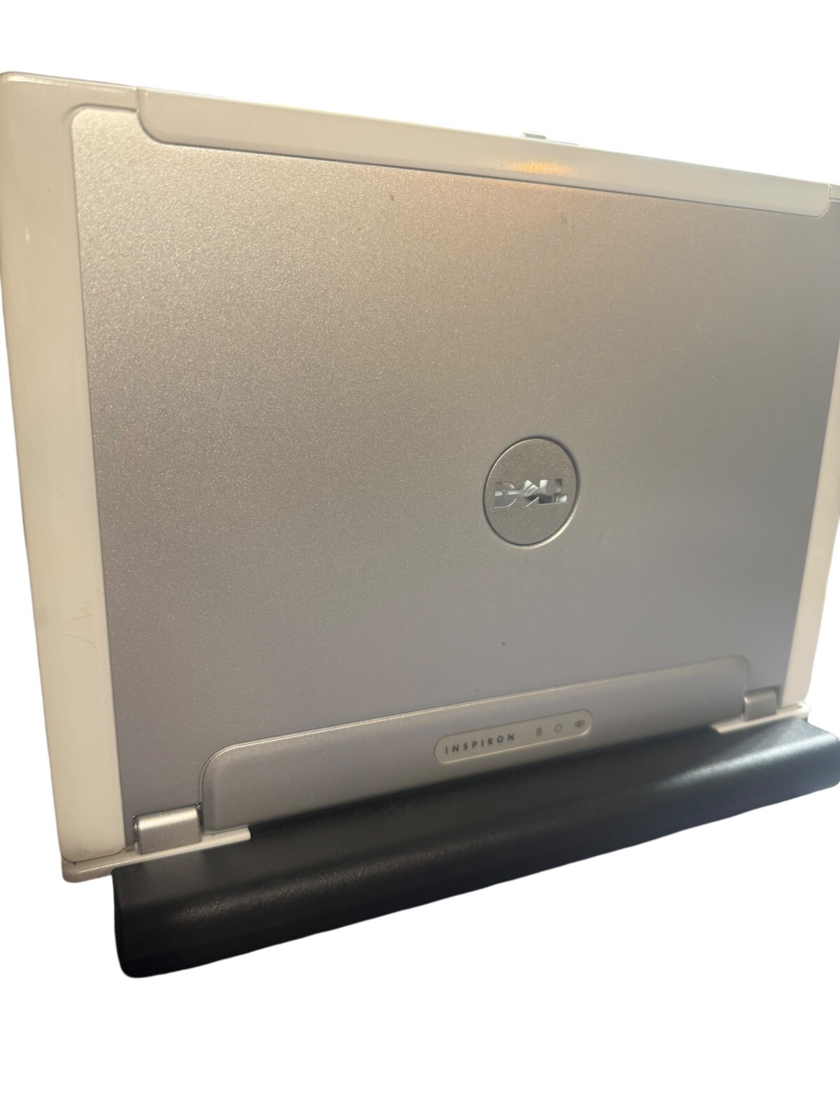 Dell Inspiron 700m 12.3″ Intel Pentium M 745 1600 MHz 1 GB RAM 0 GB HDD