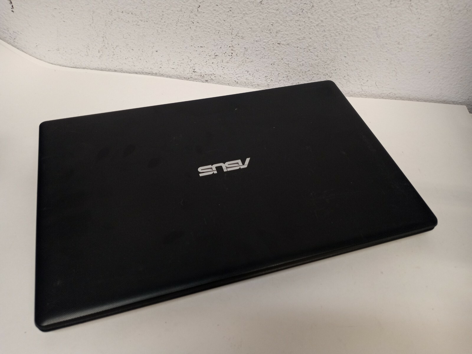 ASUS NOTEBOOK X551M. Intel Celeron N2815 @ 1.86GHz 4GB RAM 500GB HDD DVD Win10