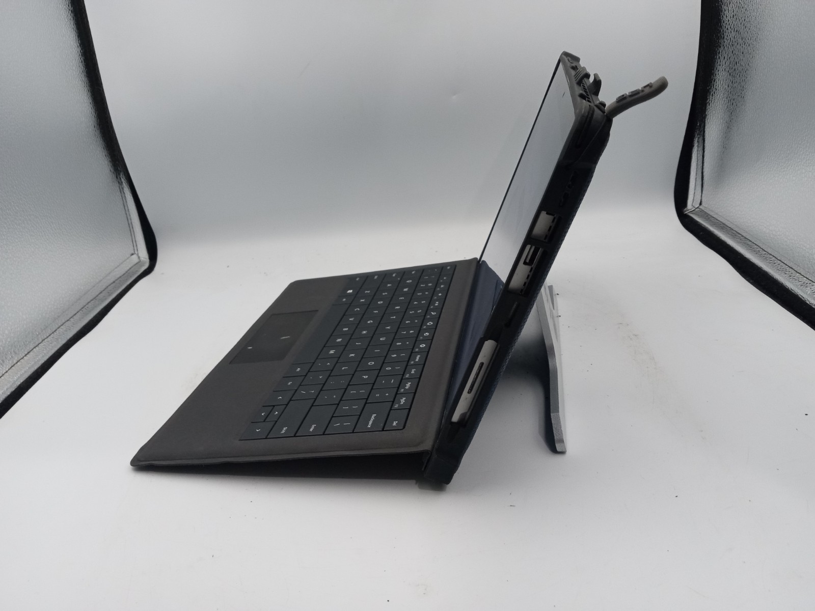 Microsoft Surface Pro 3 1631 12″ i7-4650U 8GB RAM 256GB SSD W11 with Case -RR