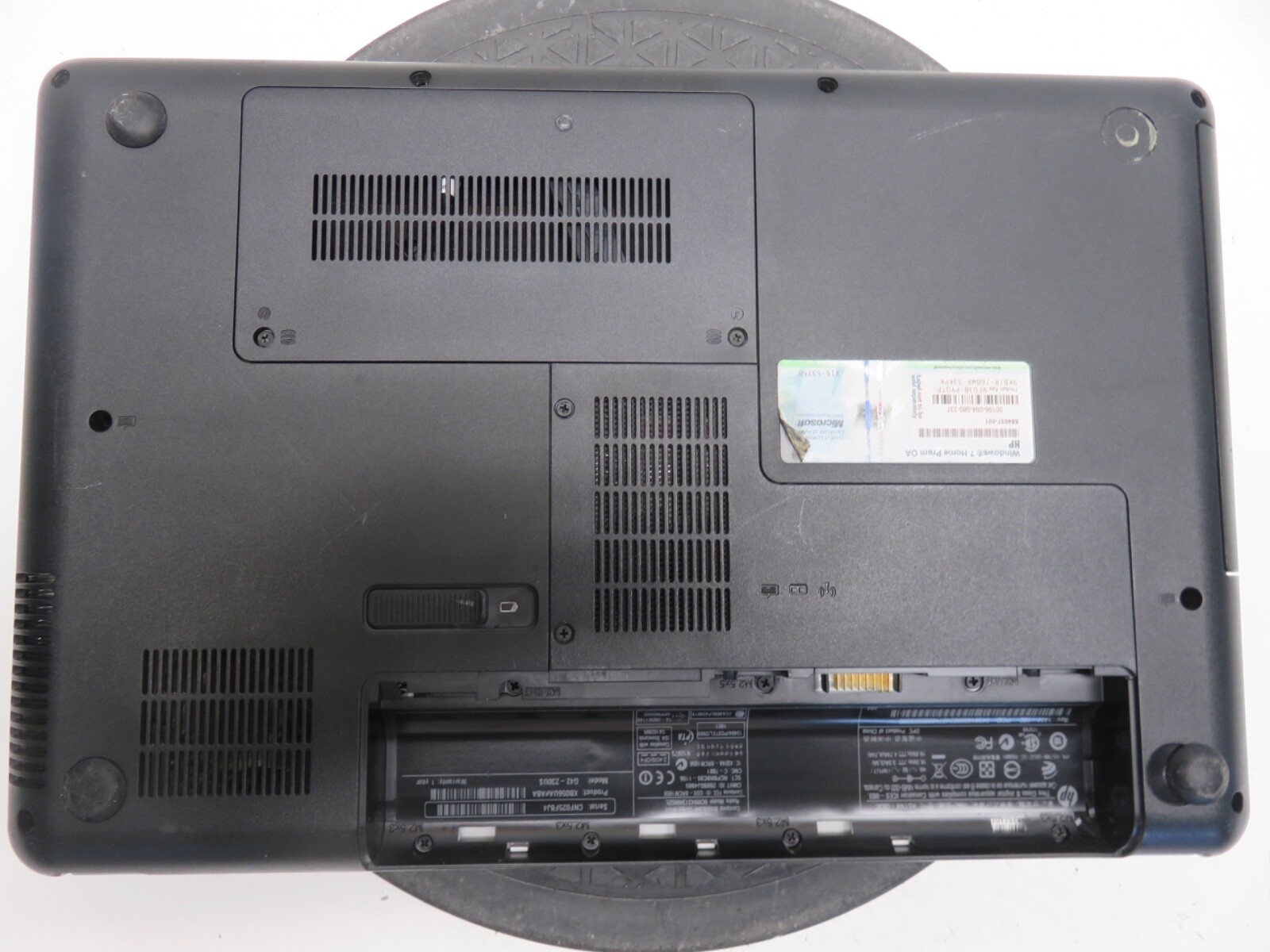 HP G42-230US Laptop AMD Turion 2 P520 2300MHz 4 GB NO HDD No Batt