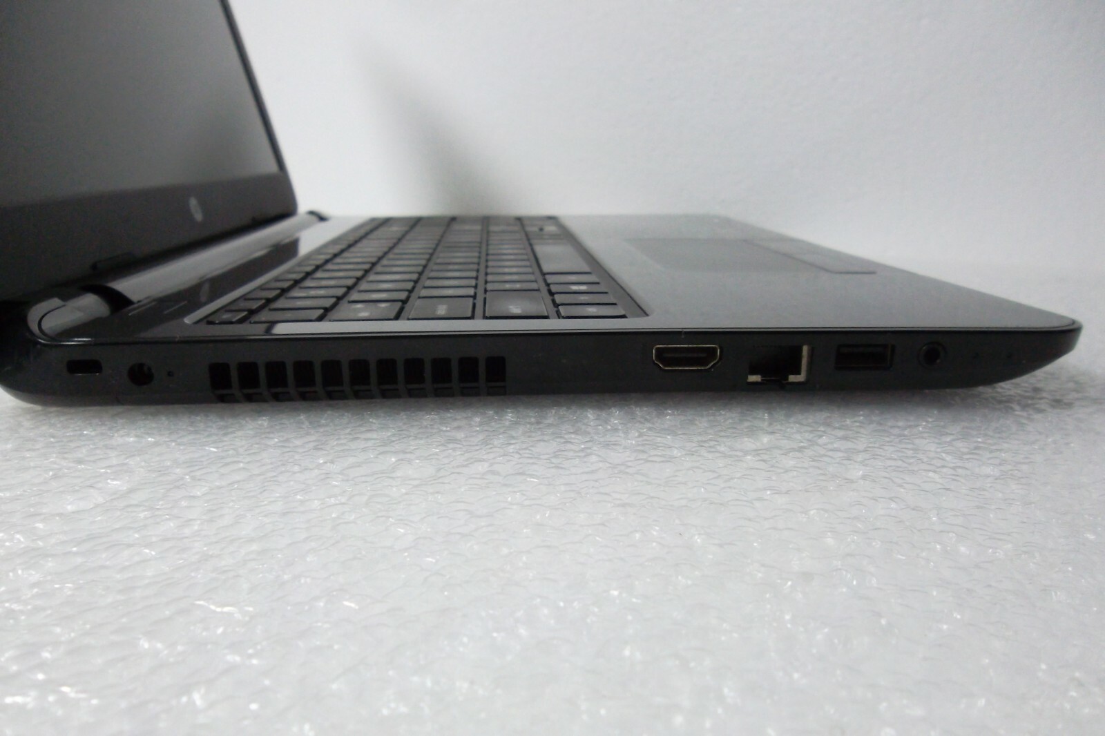 HP 15-r007TX Notebook Core i5-4210U (4th Gen) 15.6″ 8GB Wi-Fi WebCAM G8D31PA#ACJ