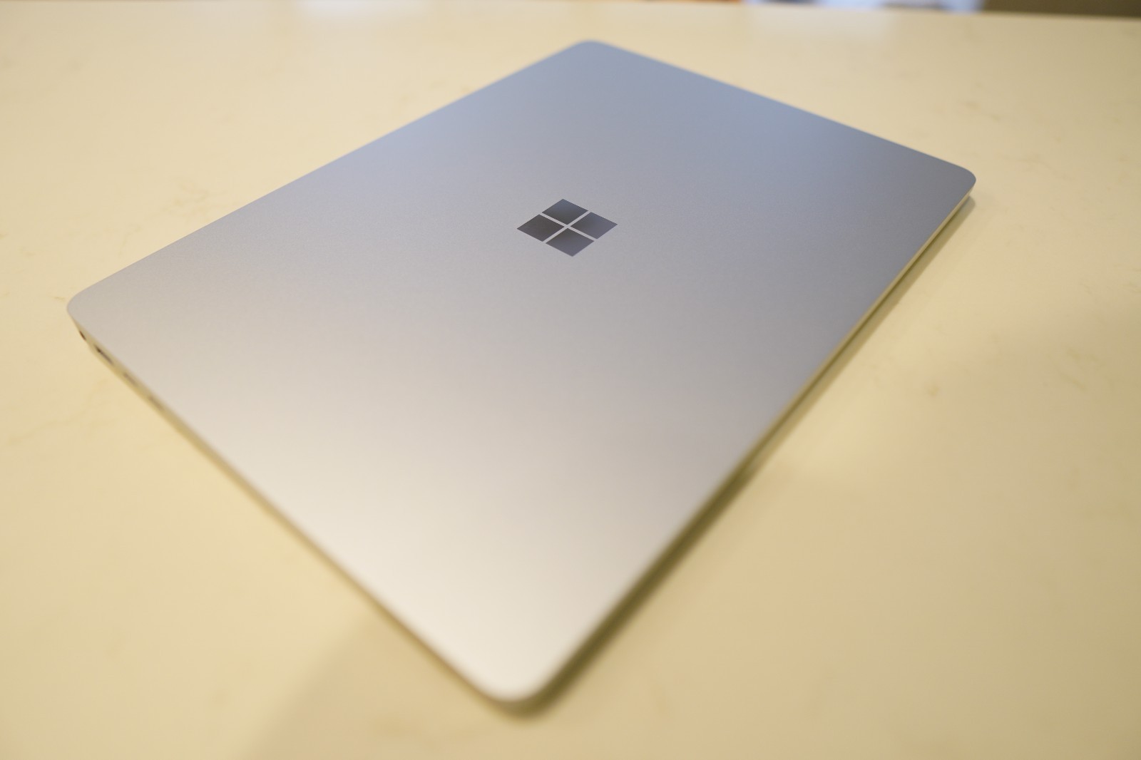 RRP$4289 NEW Surface for BUSINESS 32GB INTEL U7 (not ARM) 1TB Copilot AI Laptop