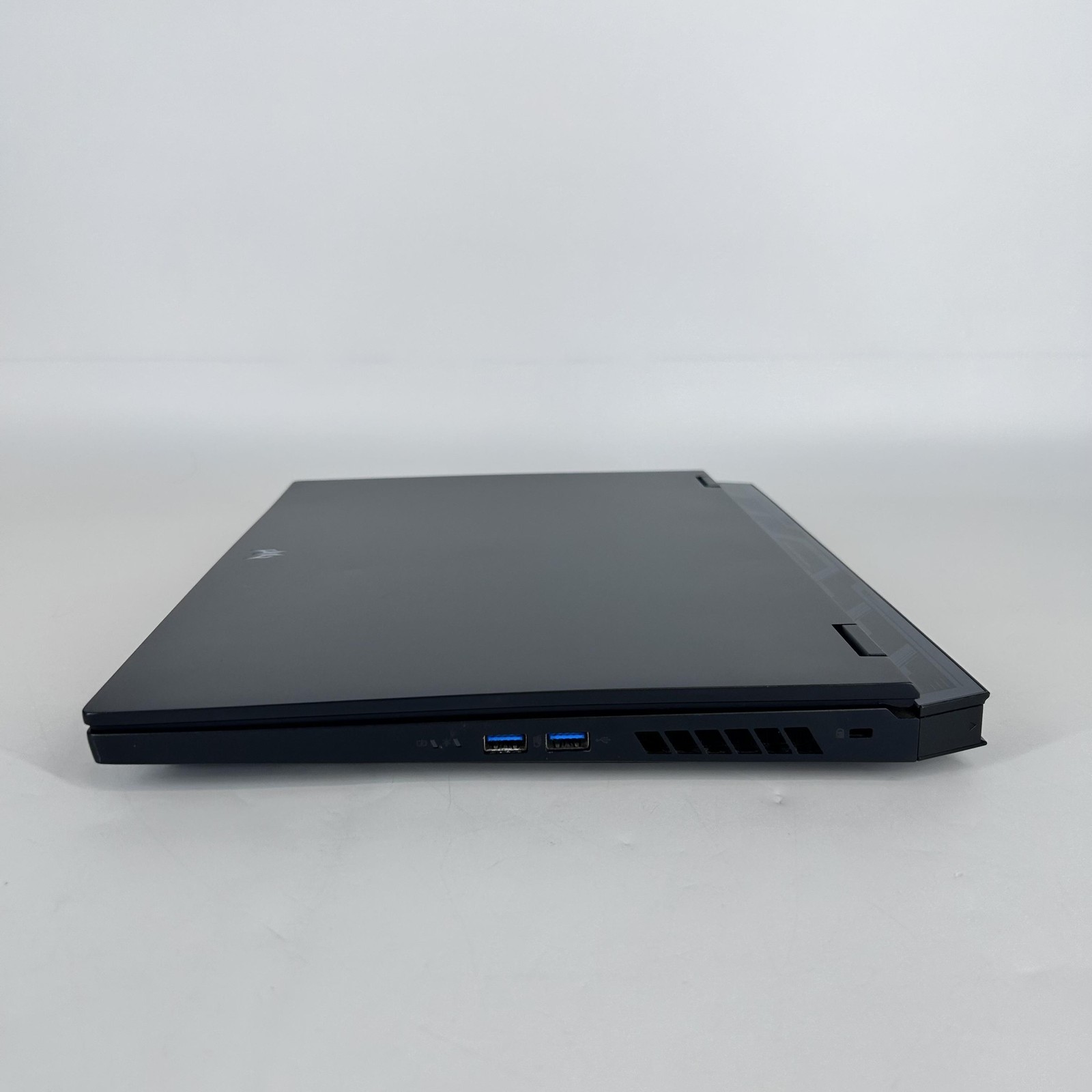 Acer Predator Helios 16 QHD+ i9-13900HX 16GB 1TB SSD RTX 4080 Bad Charging Port