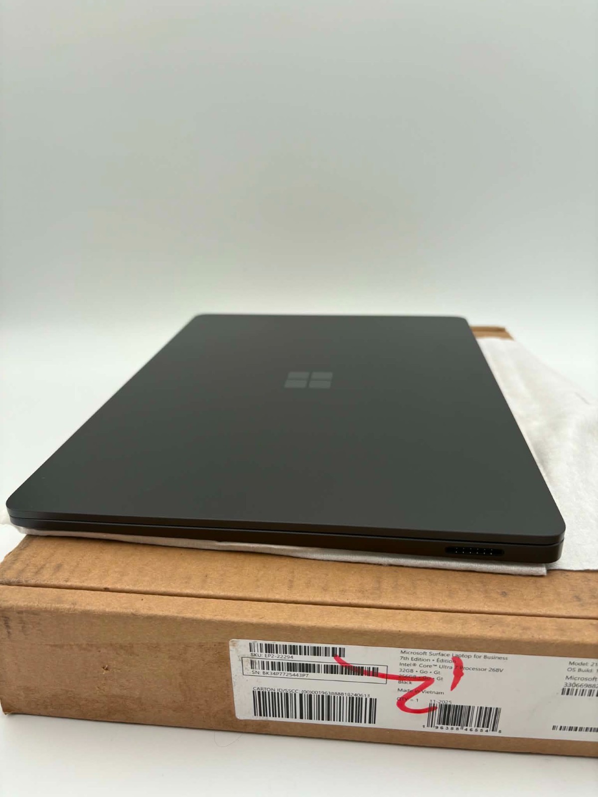 13.8″ Microsoft Surface Business Laptop 7th Ed – Intel Ultra 7 268V, 32GB, 256GB