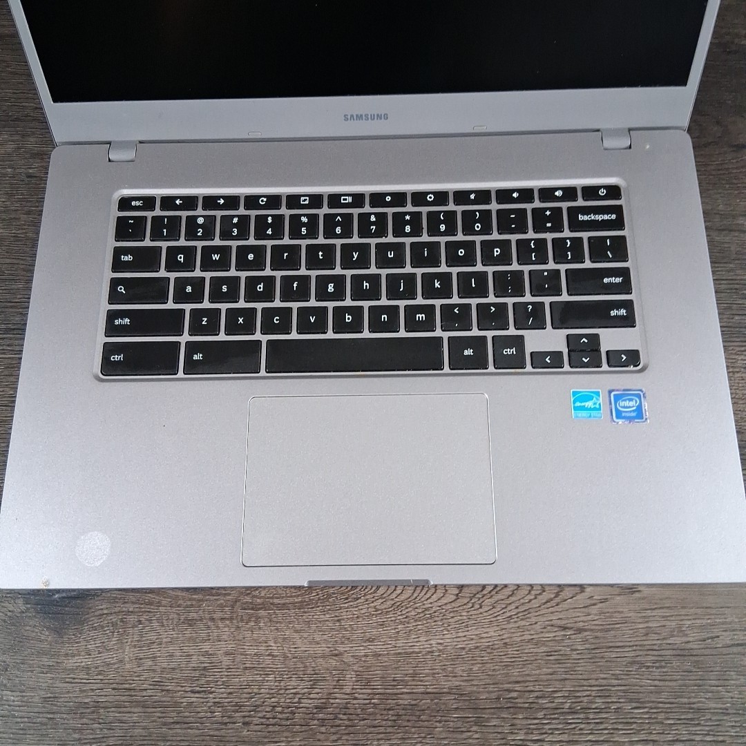 Samsung ChromeBook 15.6 inch Model XE350XBA UNTESTED No Charger