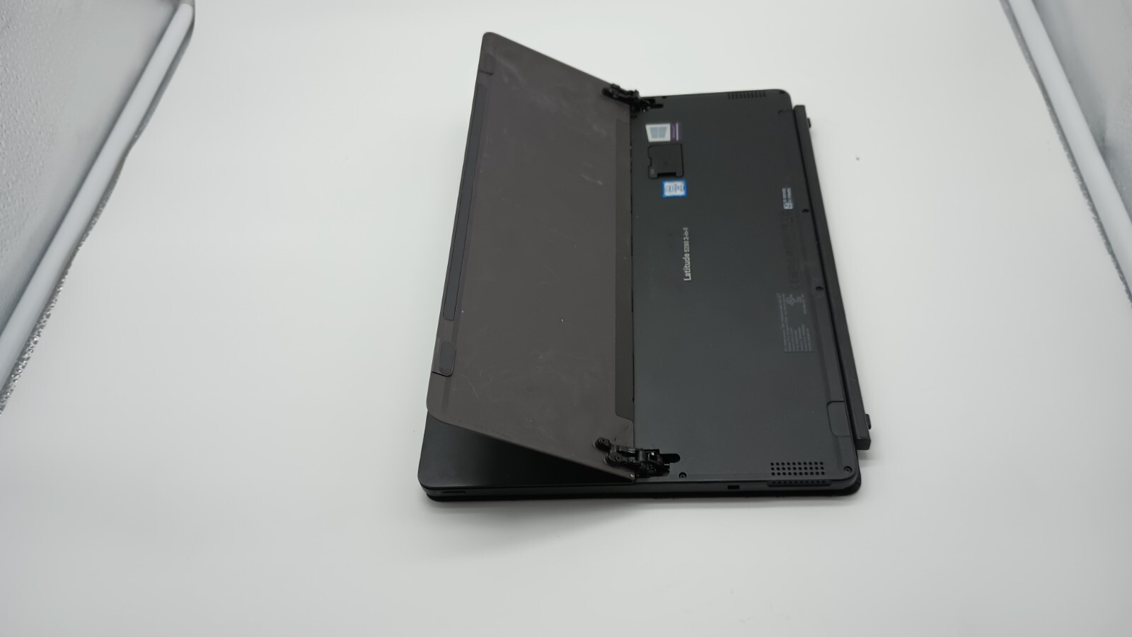 Latitude 5290(No charger!).i5 8th gen(4cores,8threads).8GB.256GB M.2.12.5″Touch.