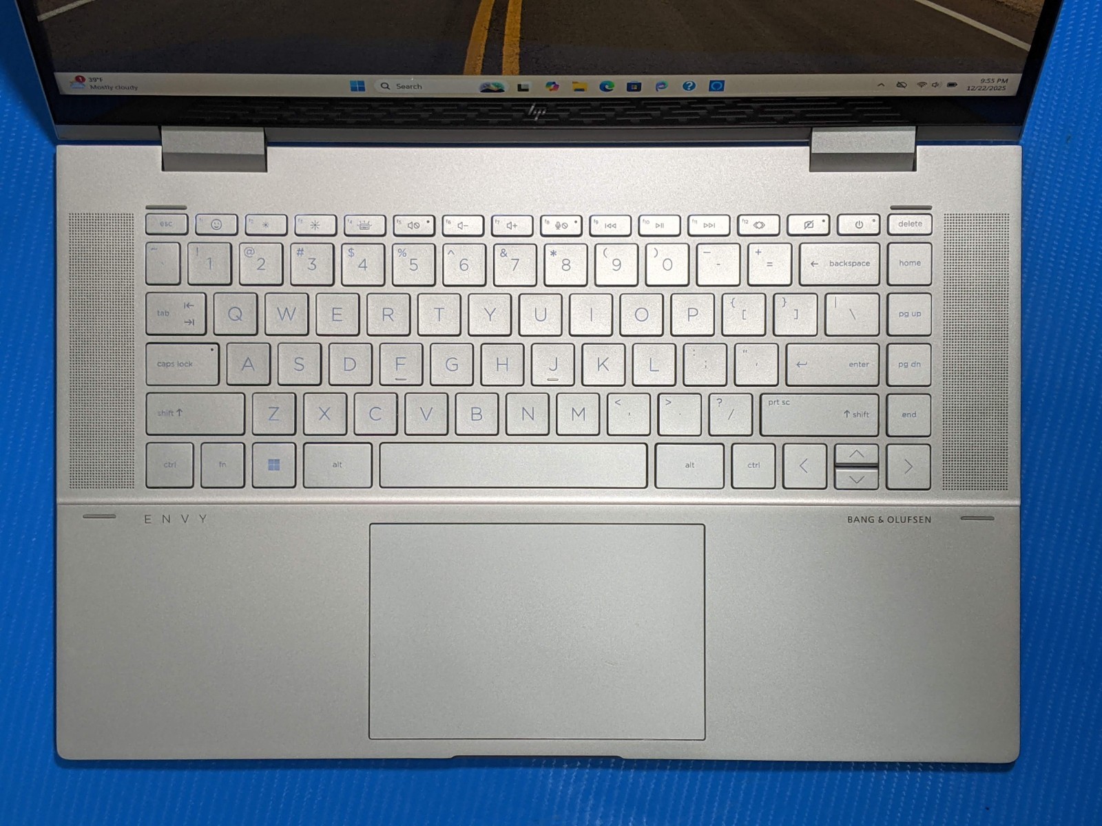 HP Envy x360 2n1 15-ew0013dx 15.6″ FHD TOUCH i5-1235U 1.3GHz 8GB 256GB W11H +PA