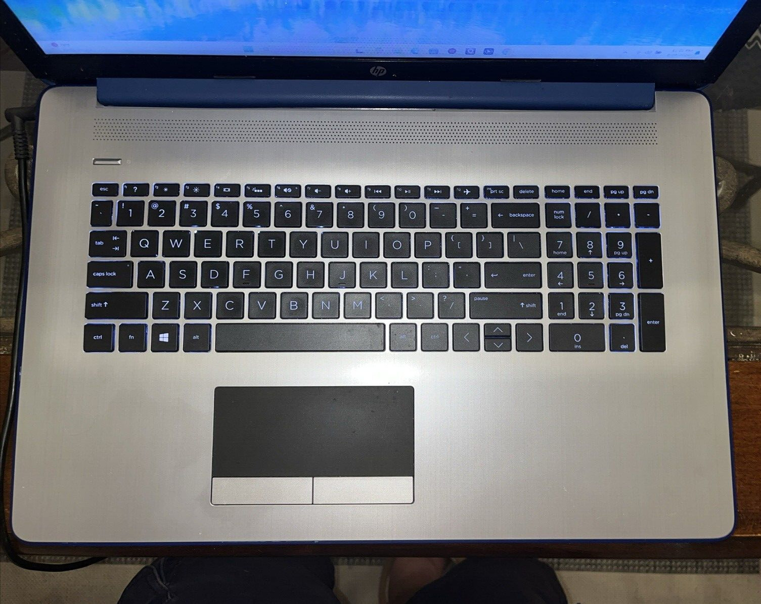 HP 17.3 HD Notebook i3 8145U 1 TB SSD 500 GB HD 8GB HD 8GB RAM 256GB SSD WIN 11