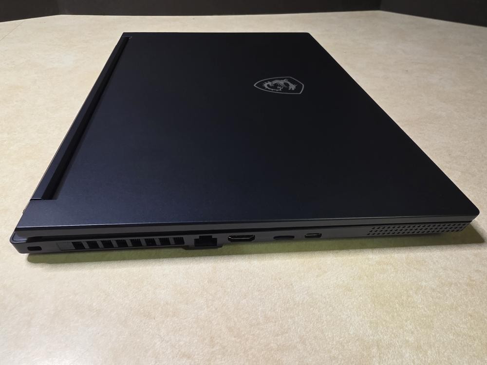 MSI Stealth 16 AI Studio A1VGG Gaming Laptop 1TB SSD i9 185H 32GB RTX 4070