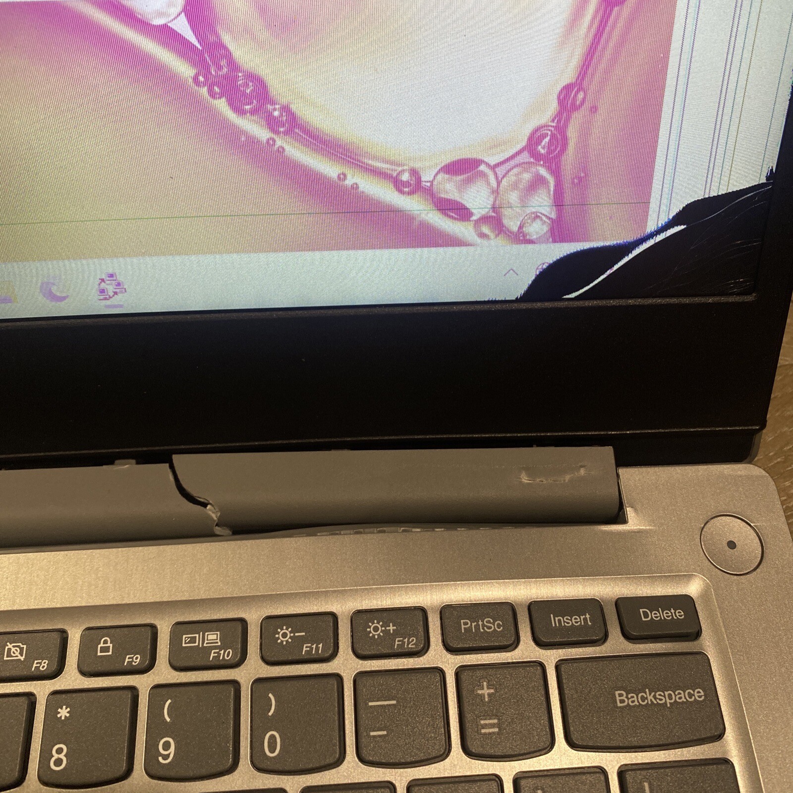 Lenovo IdeaPad 3 14” I3-1115G4 Screen Crack Body Crack Too For Parts