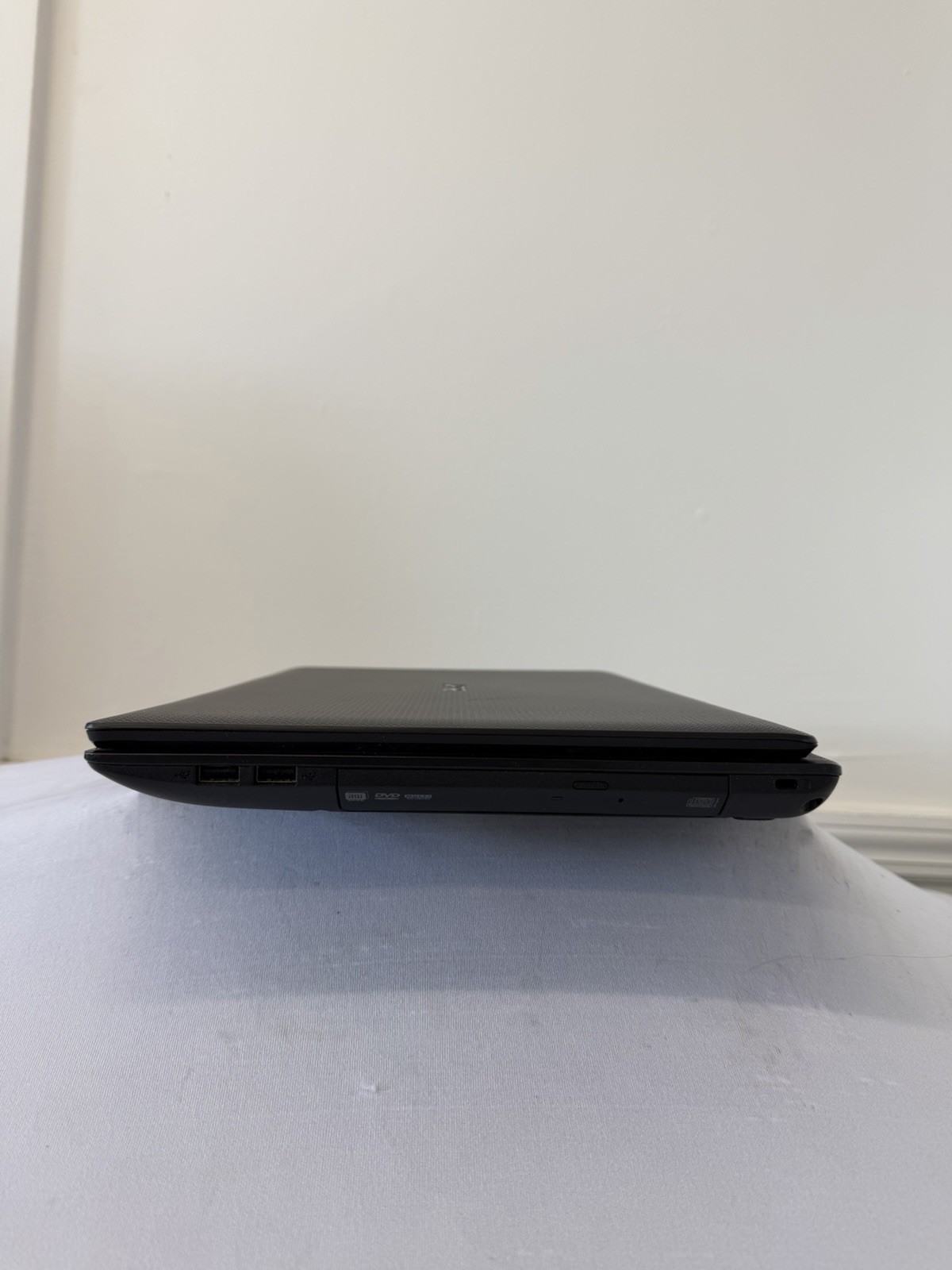 Acer Aspire 5336 Laptop – Good Screen – Intel Celeron 900 – Read Des