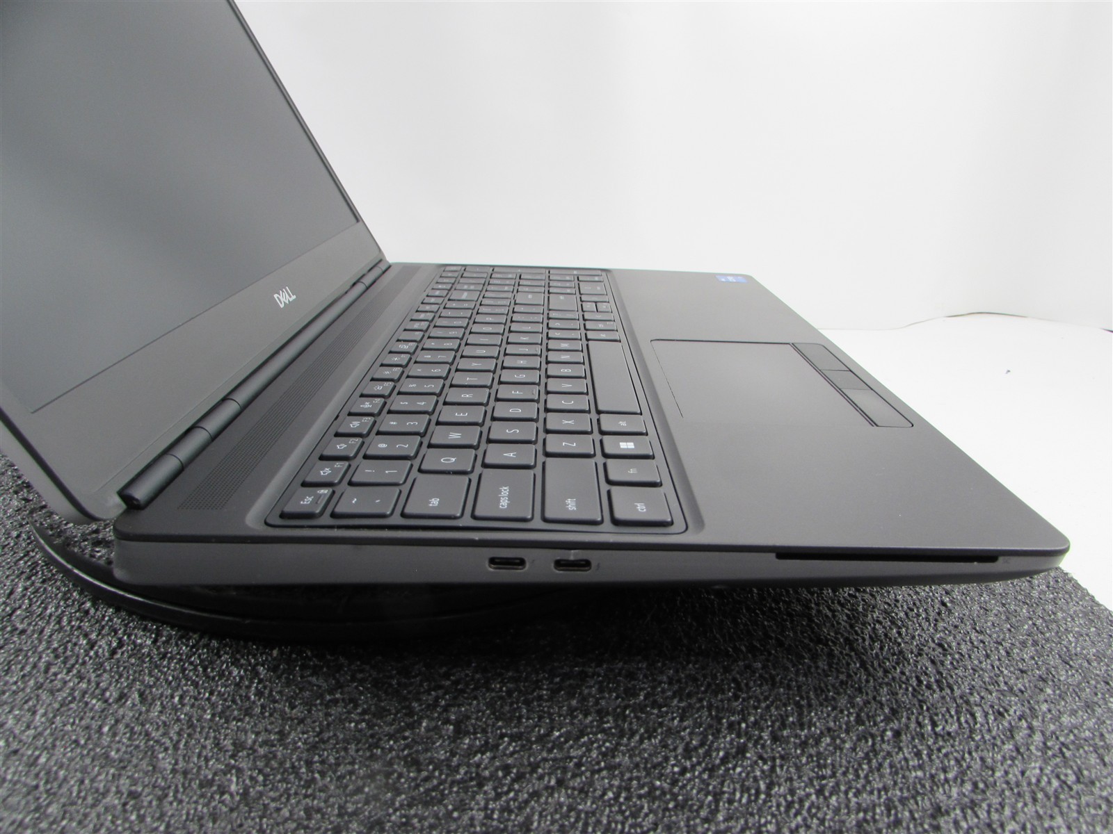 DELL PRECISION 7560 1920X1080 FHD I7-11850H 1TB 32GB RAM RTX A3000 WIN 11 NO BAT