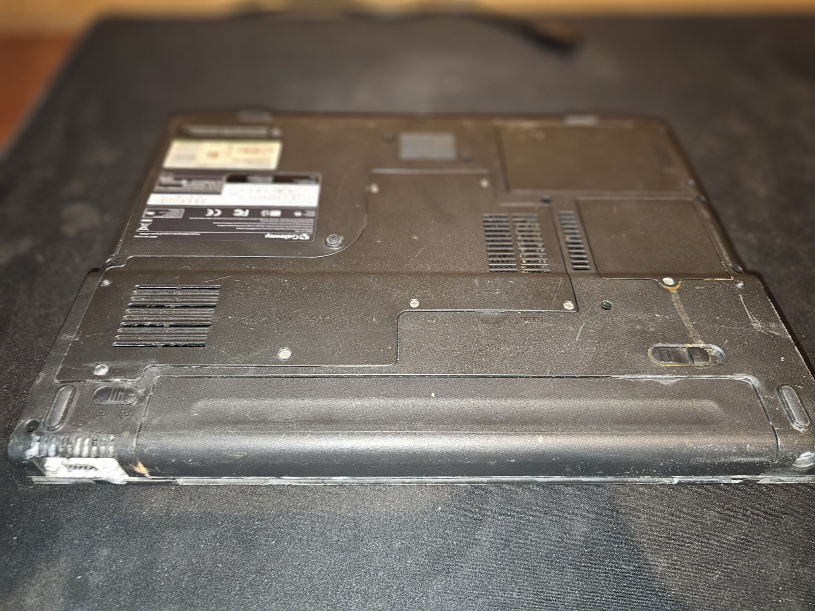 Gateway MT6723 15.4″ Pentium T2310 Laptop NoteBook FOR PARTS NOT WORKING