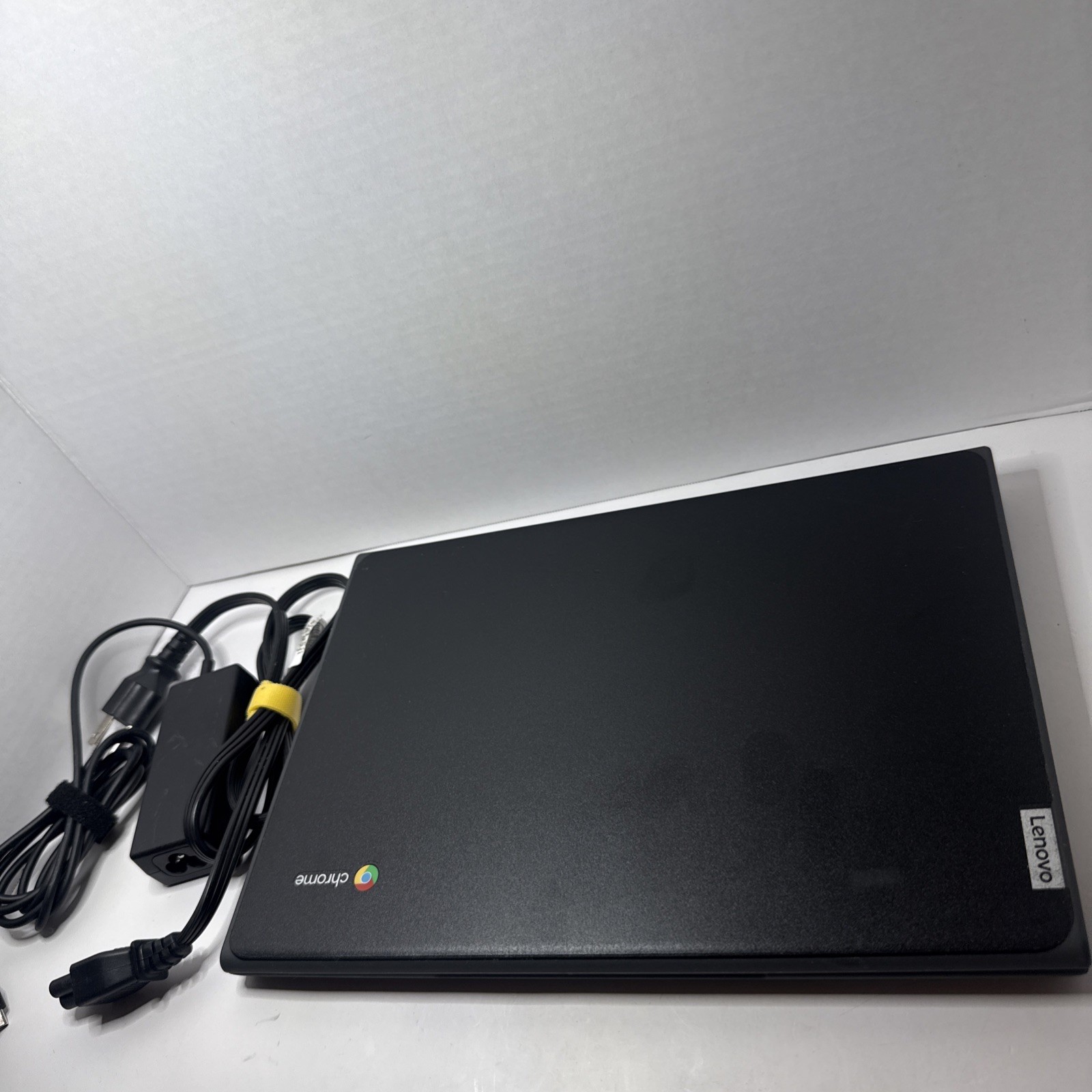 Lenovo 100e Chromebook 2nd Gen Intel N4020 4GB 32GB With Charger
