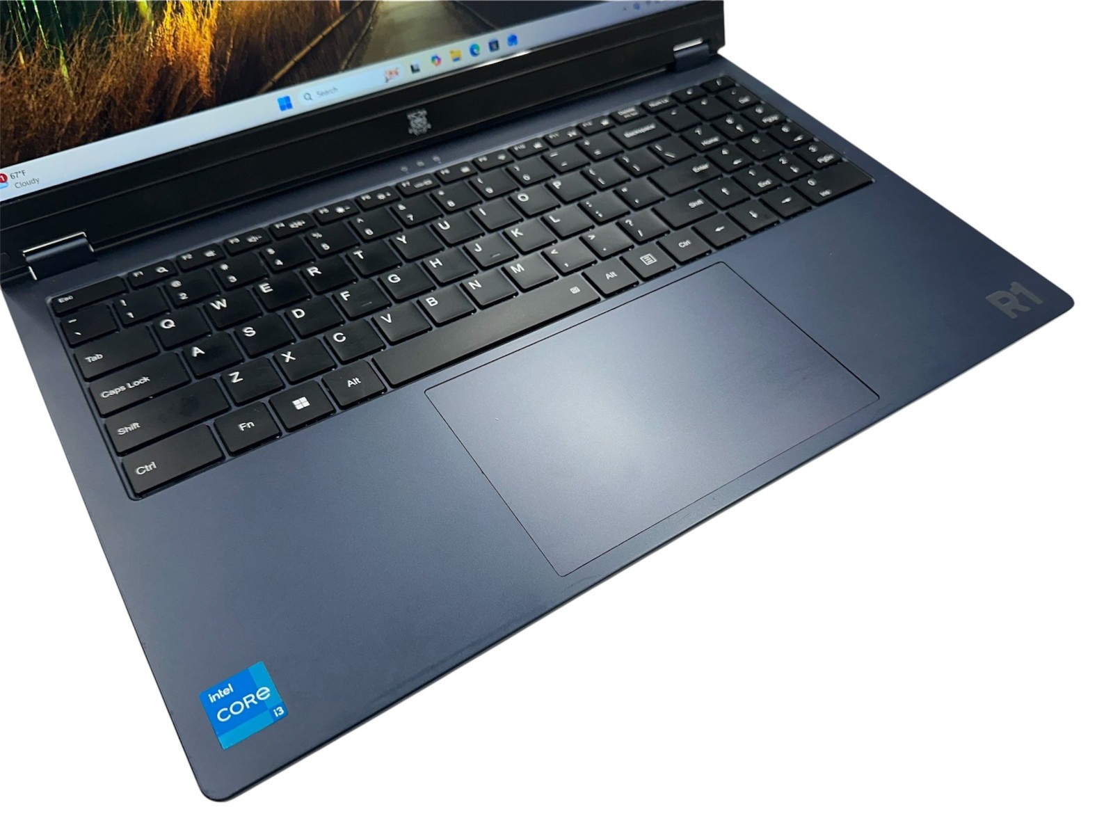 TheYeti R1 2-in-1 Laptop 15.6″ 1TB 16GB