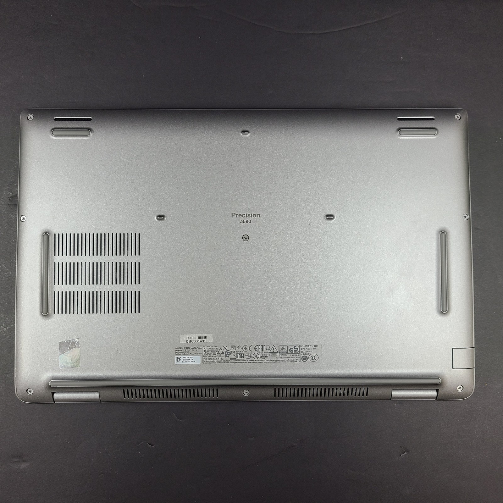 Dell Precision 3590 15.6″ Intel Ultra 7 155H @1.40 GHz NO SSD 32GB RAM FOR PARTS