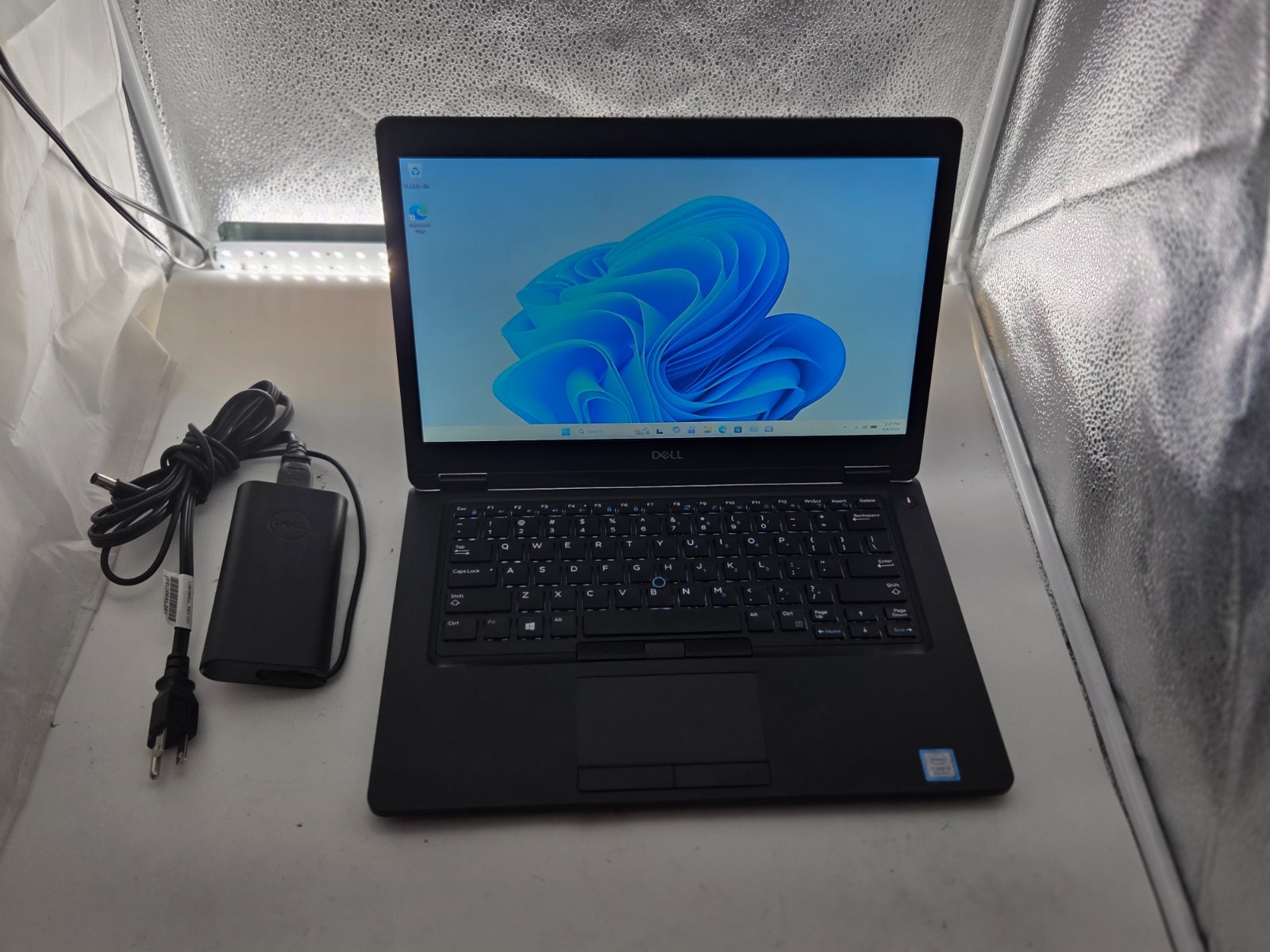 681252 Latitude5491 wcharger.-i5-8400H.16GB.256GB NVMe.14″.W11 Pro.Nice!!