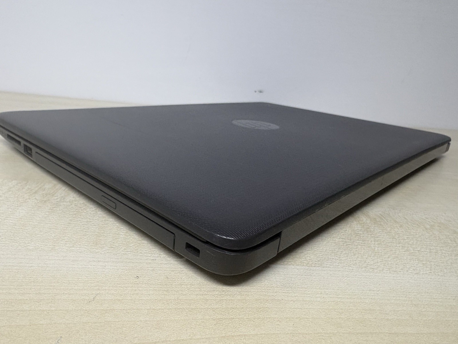 HP 255 G7 AMD Ryzen 3 2200U Radeon Vega 2.5GHz 15.6″ 8GB 256GB SSD Win 10 READ