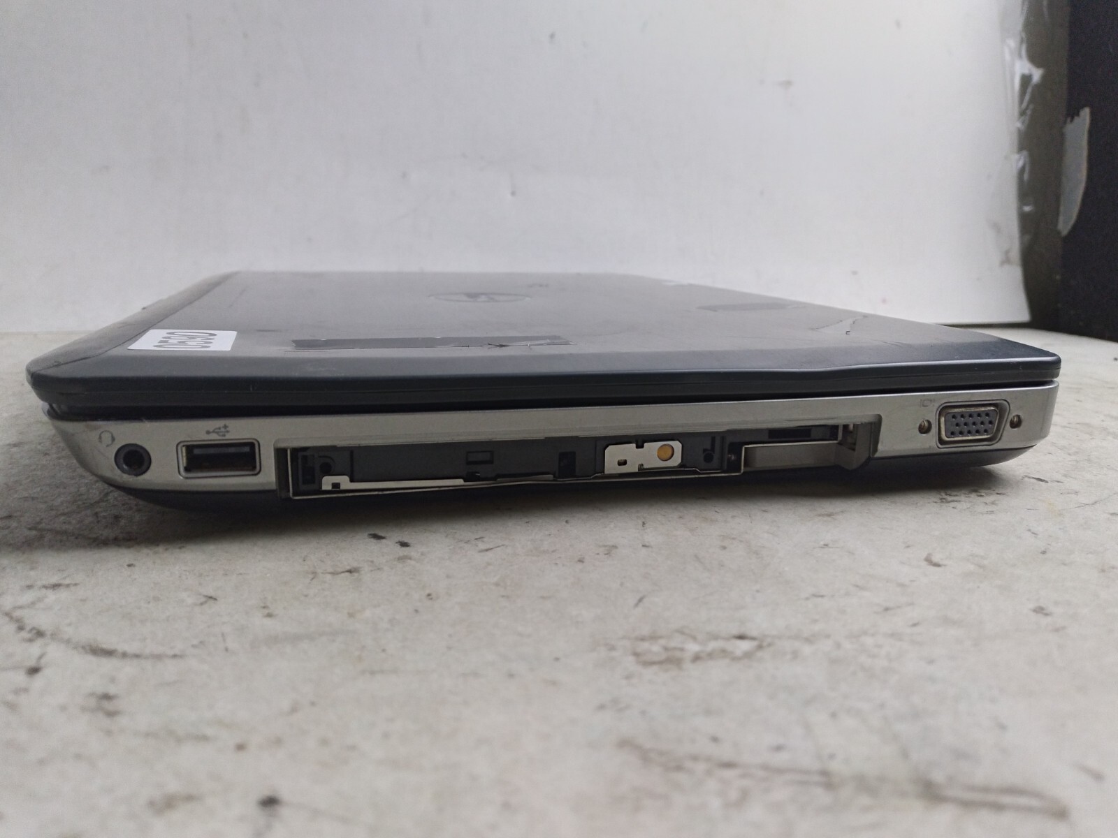 Dell Latitude 5430 w/i3-2328M, 4GB RAM, 320GB HDD, 14″ Laptop for Parts/Repair