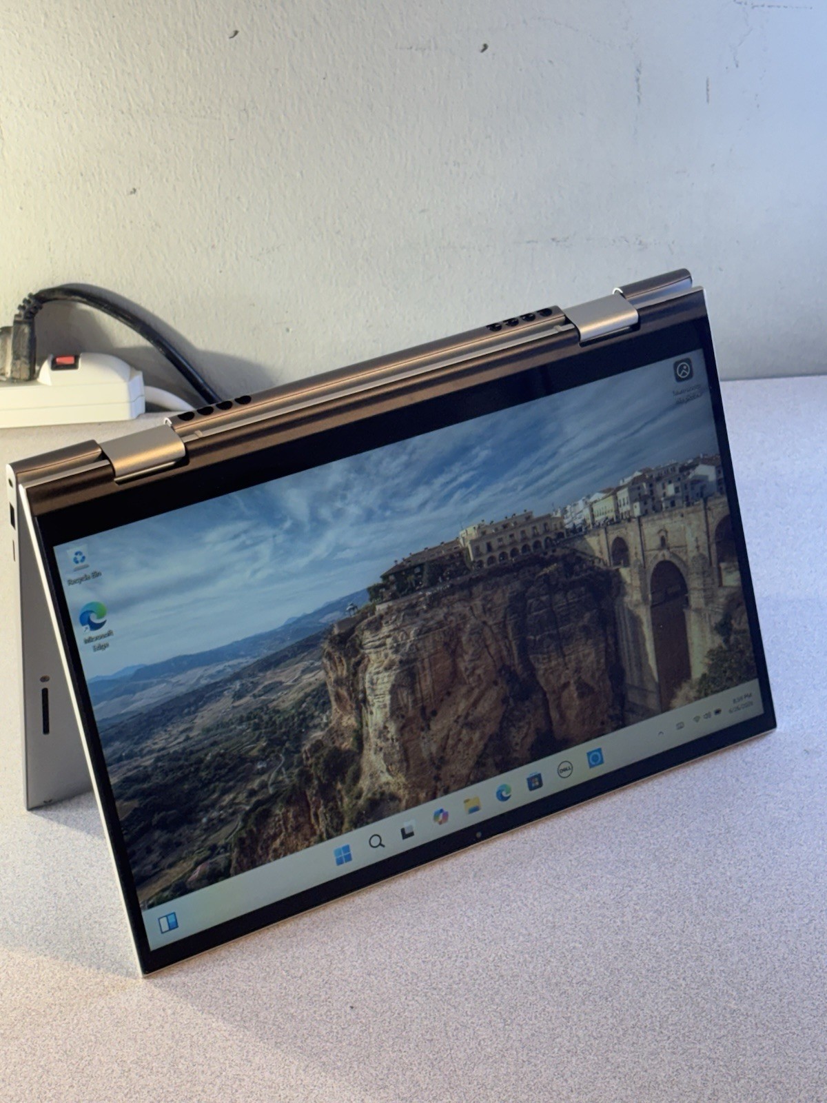 Dell Inspiron 5410 2-in-1 14″ i5 1155G7 -512GB SSD 8GB RAM Window 11 Touchscreen