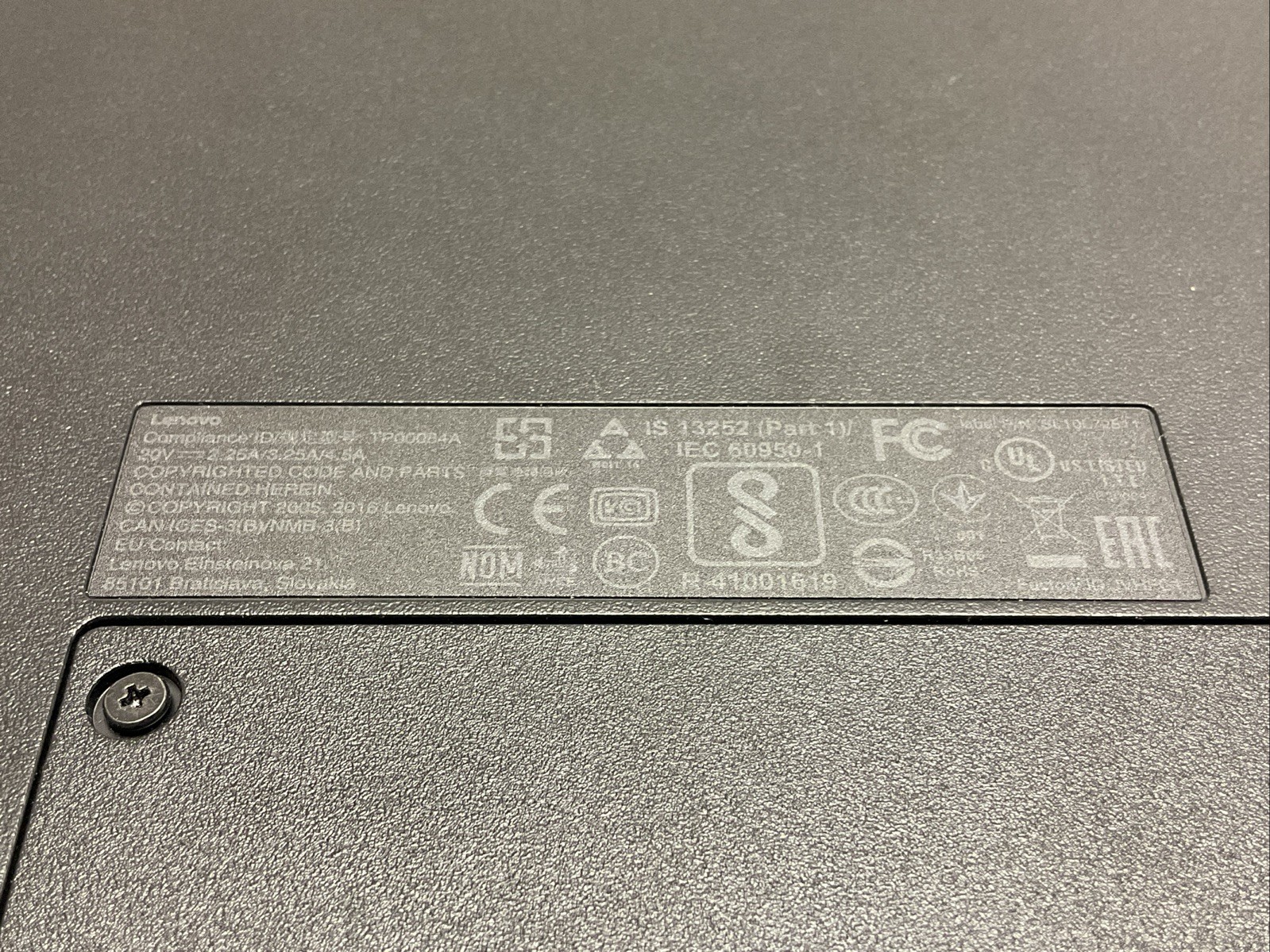 Lenovo ThinkPad E570 CPU i7, 8GB RAM, SSD 256GB, HDD 500GB, 950M 2GB, Win 11 Pro