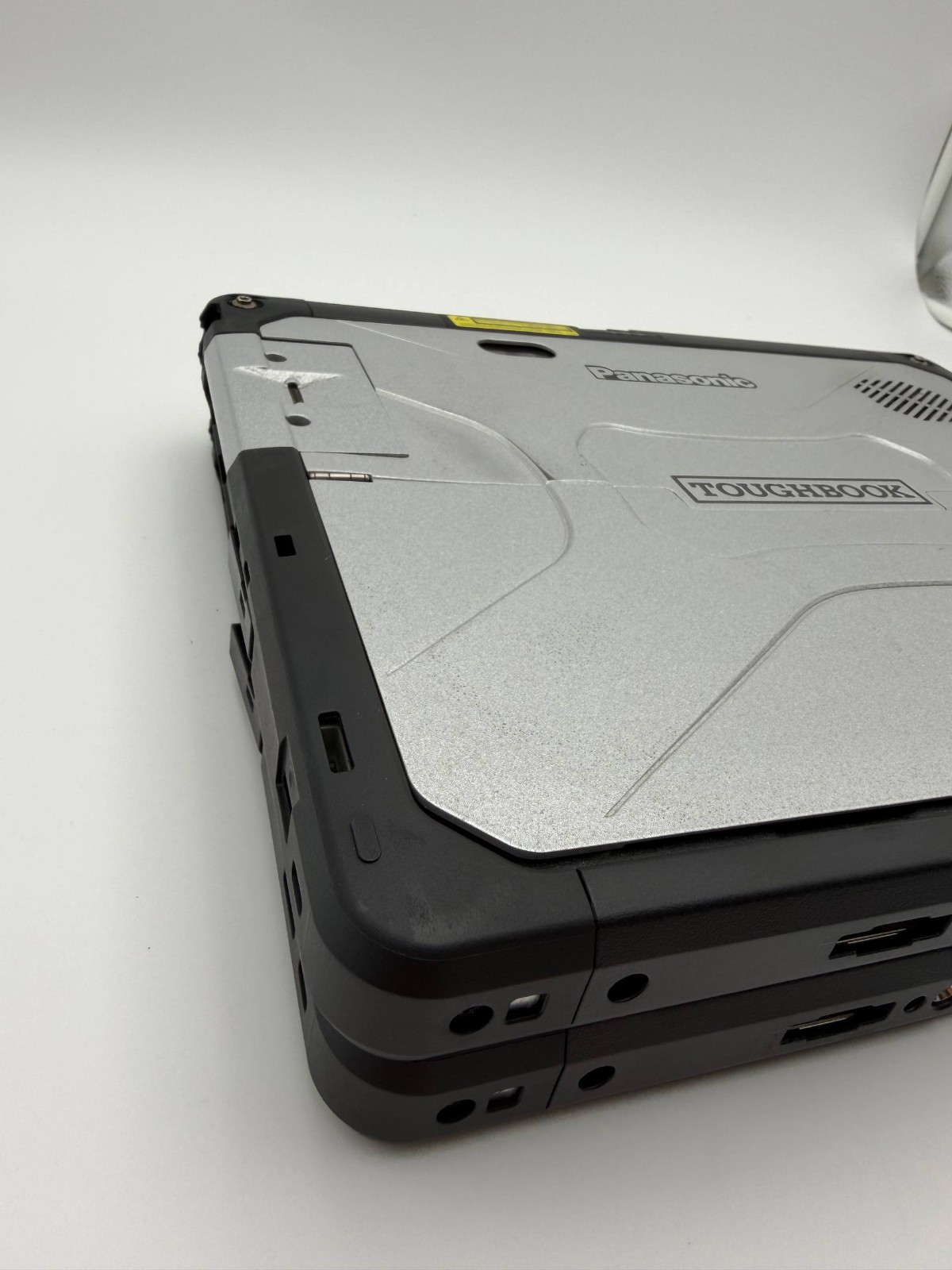 Lot of 2 Panasonic Toughbook CF-33 i7-7600 16GB LTE /dGPS/Barcode LCD defects