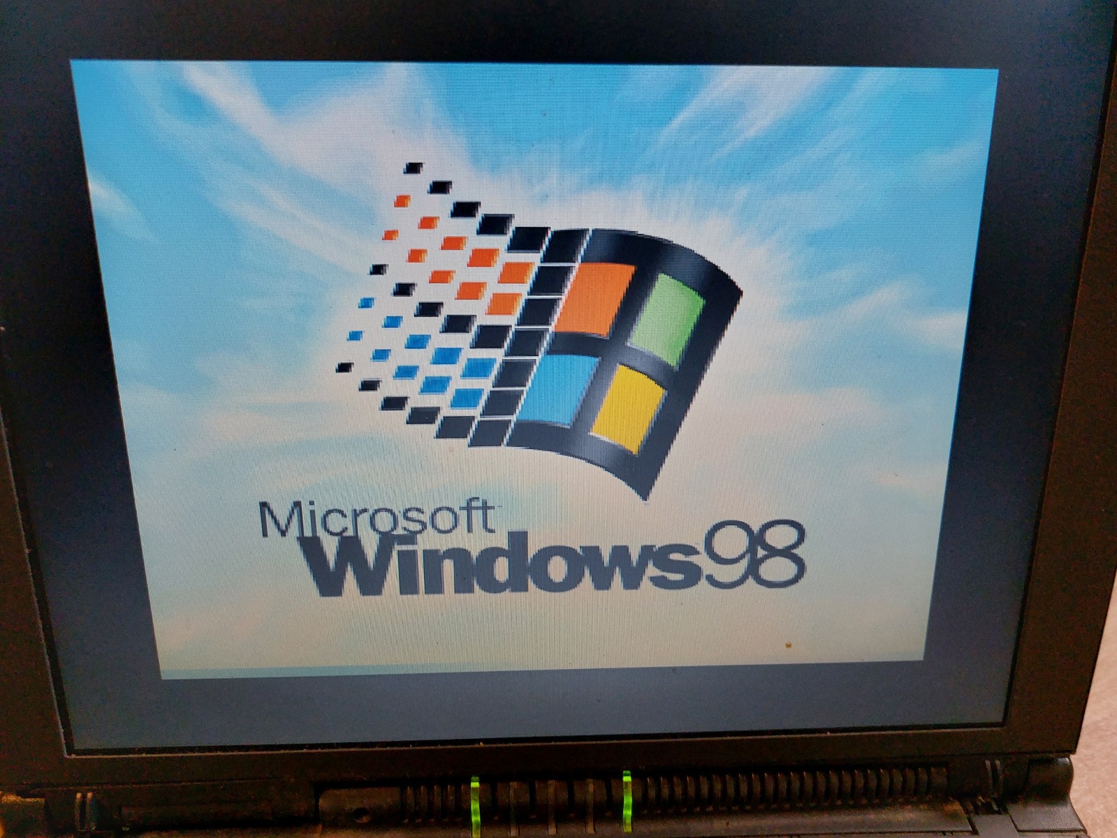 Compaq Armada 4130T (old notebook + docking station)