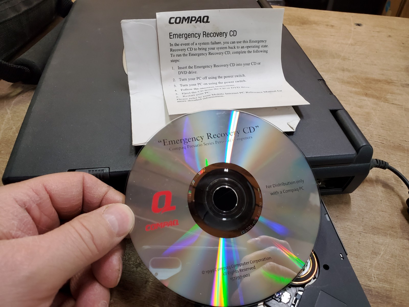 COMPAQ PRESARIO 1694 Windows 98 Laptop for Recovery Repair, DVD Cords Disks Case