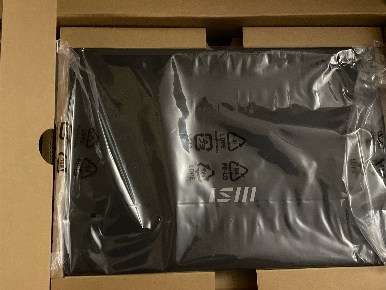 MSI Modern 14 C12MO-1254US Black 14″ i3-1215U 512GB 8GB Win 11 Laptop Computer